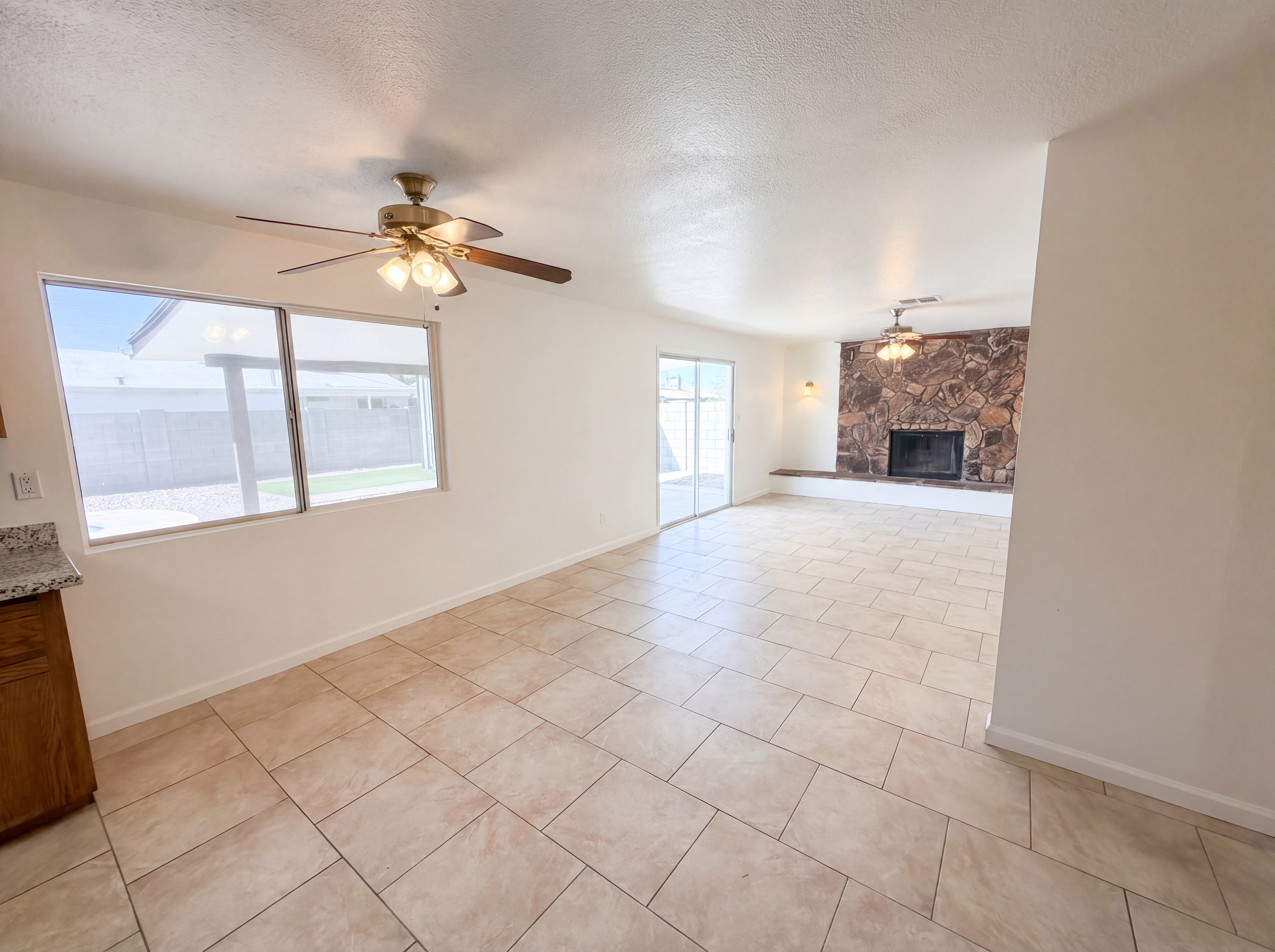 Photo 10 of 32 of 8107 W Meadowbrook Ave, Phoenix, AZ