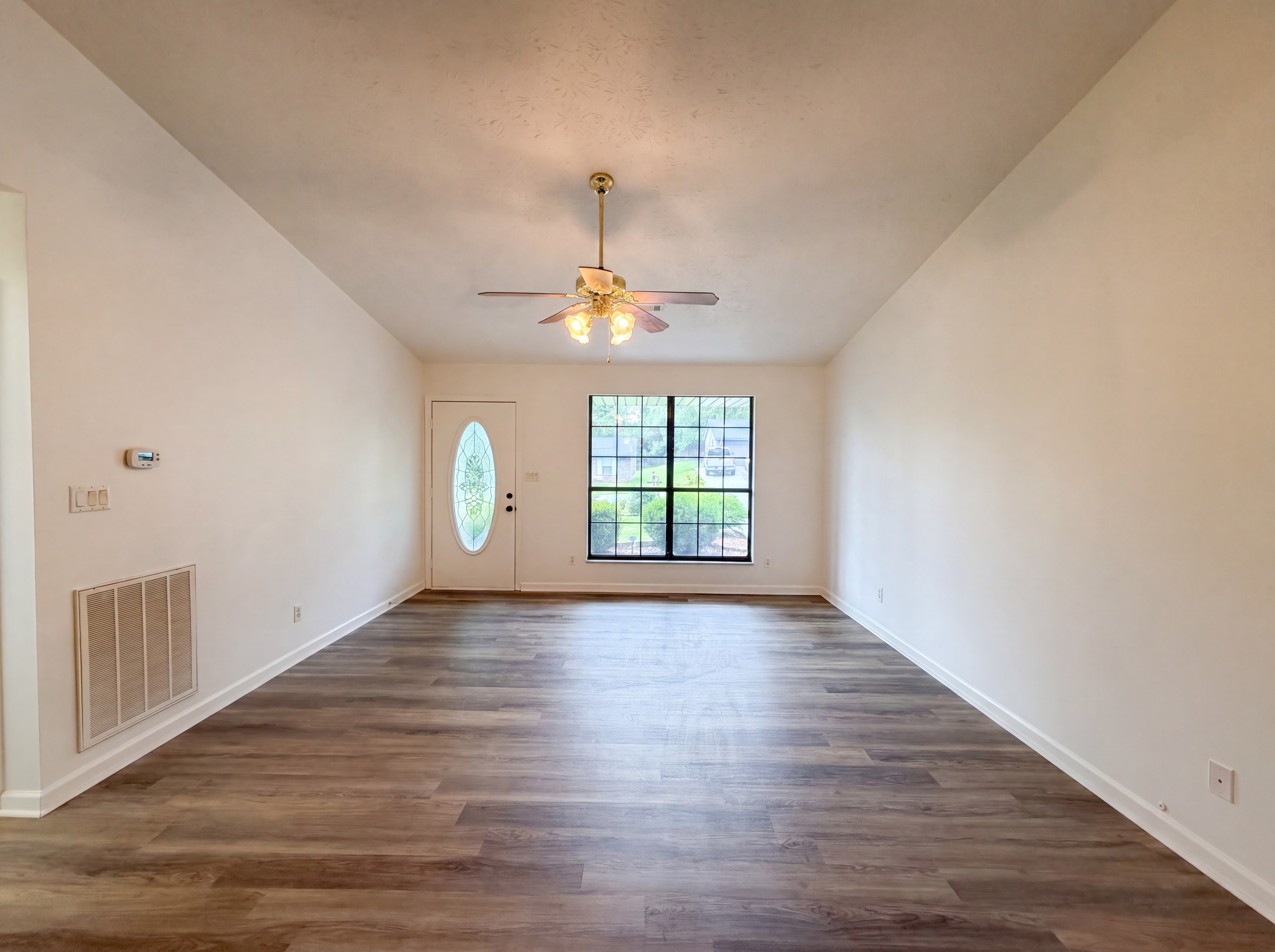 Photo 10 of 22 of 6020 Morning Glory Pl, Knoxville, TN