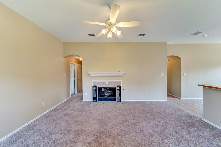Photo 4 of 23 - 1205 Diamond Back Ln, Haslet, TX 76052