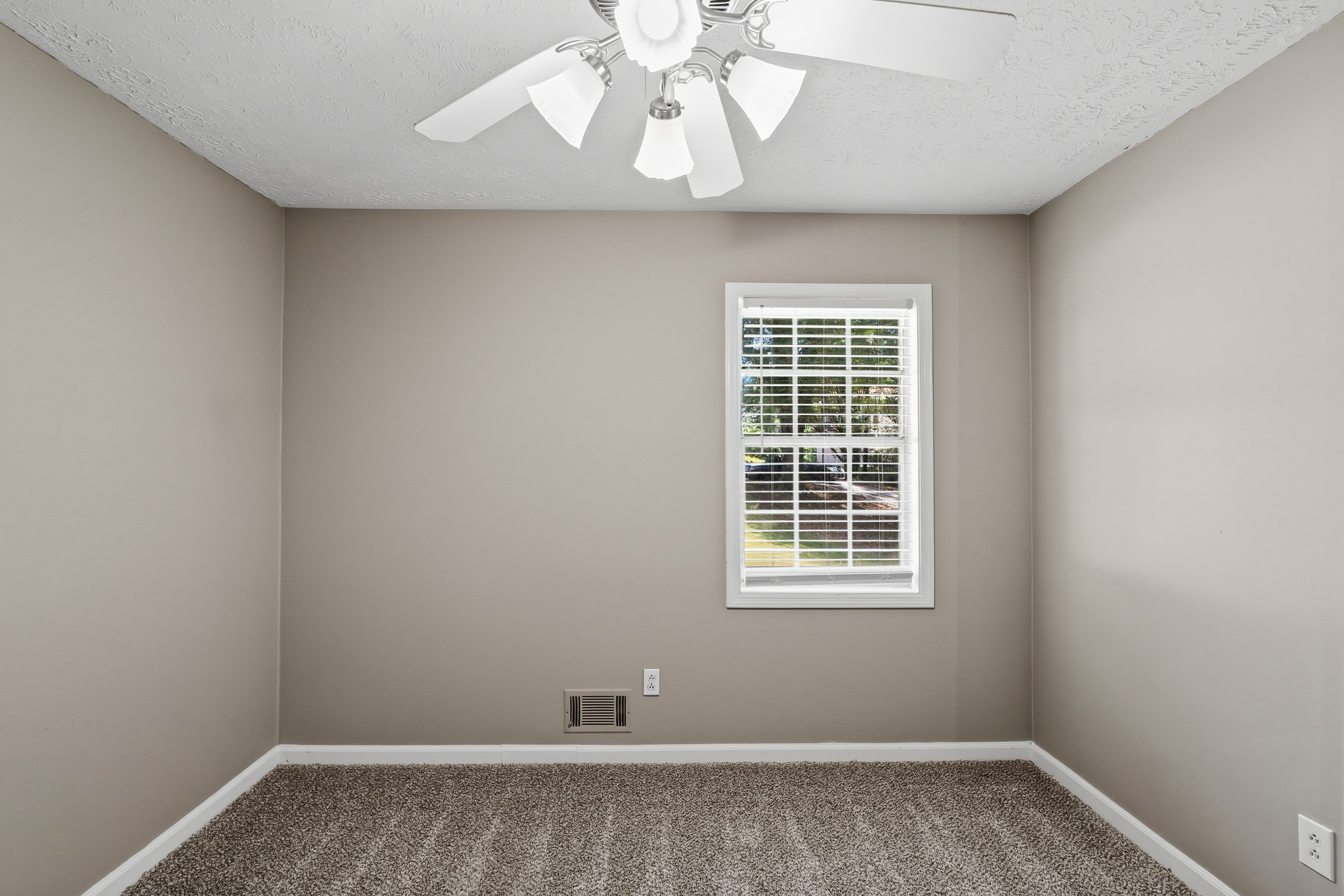 Photo 13 of 46 of 639 Cedrick Ln, Stone Mountain, GA