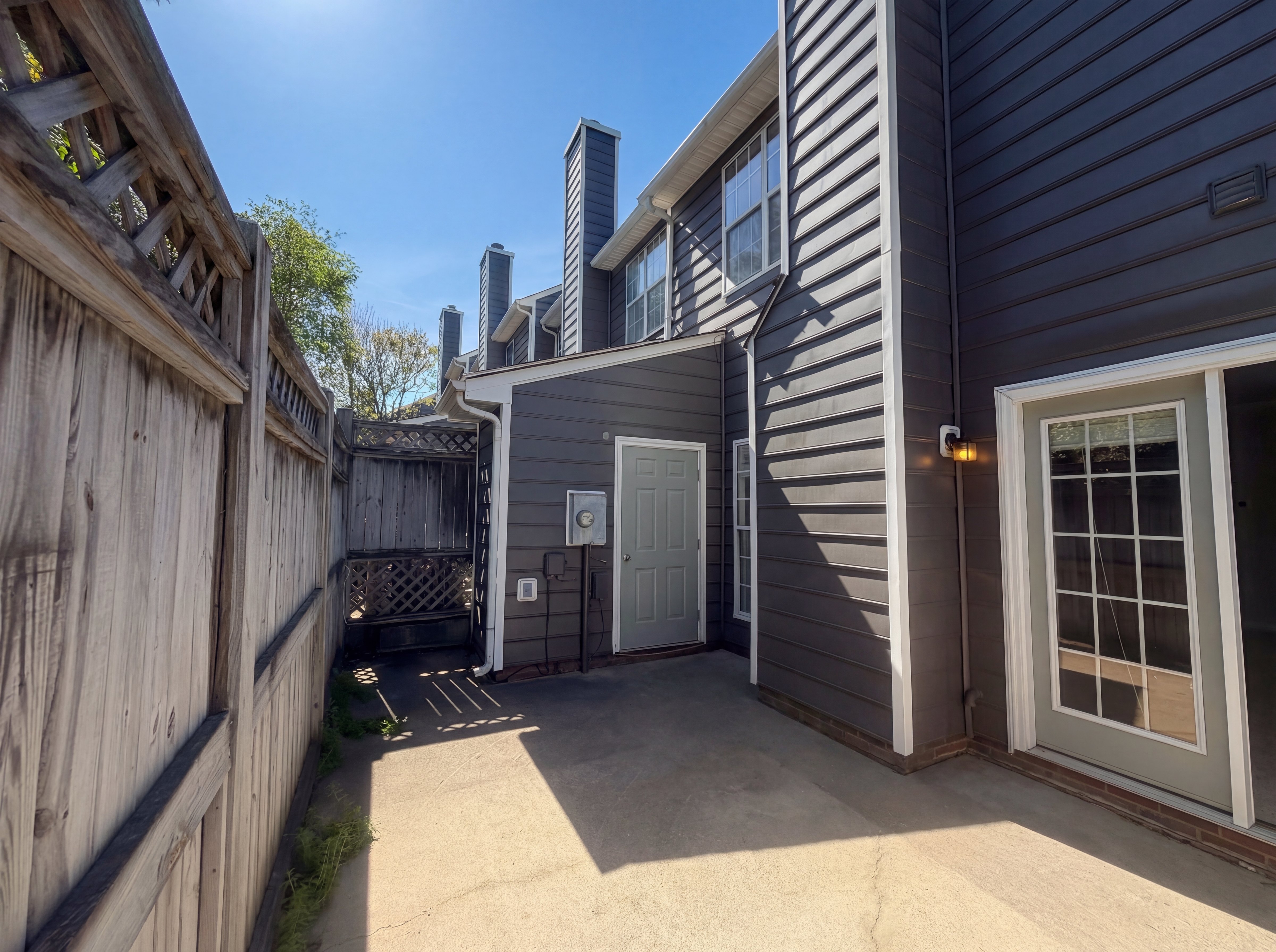 Photo 5 of 16 of 4321 Pine Springs Ct, Raleigh, NC