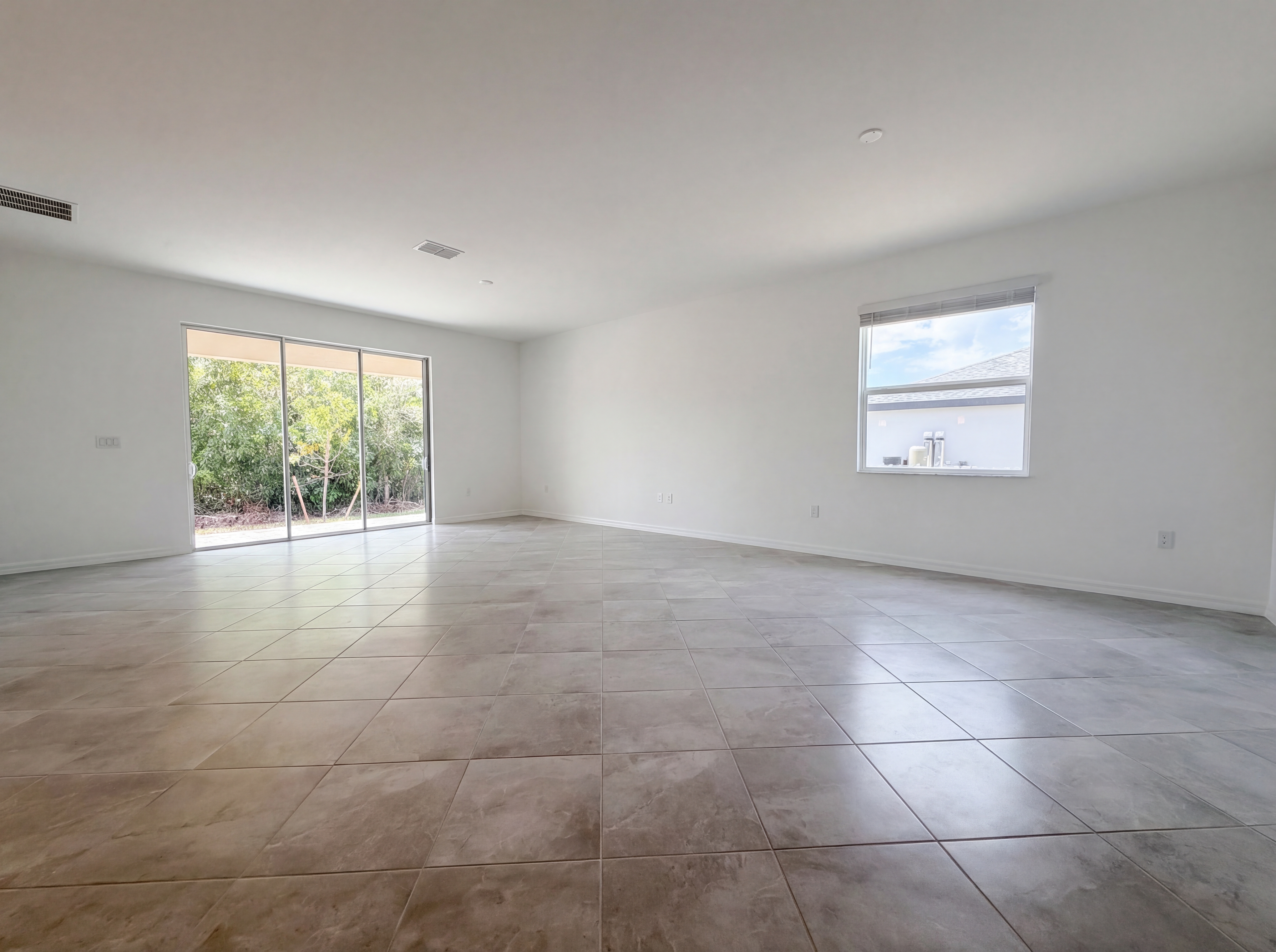 Photo 3 of 34 of 3818 NW 46th St, Cape Coral, FL