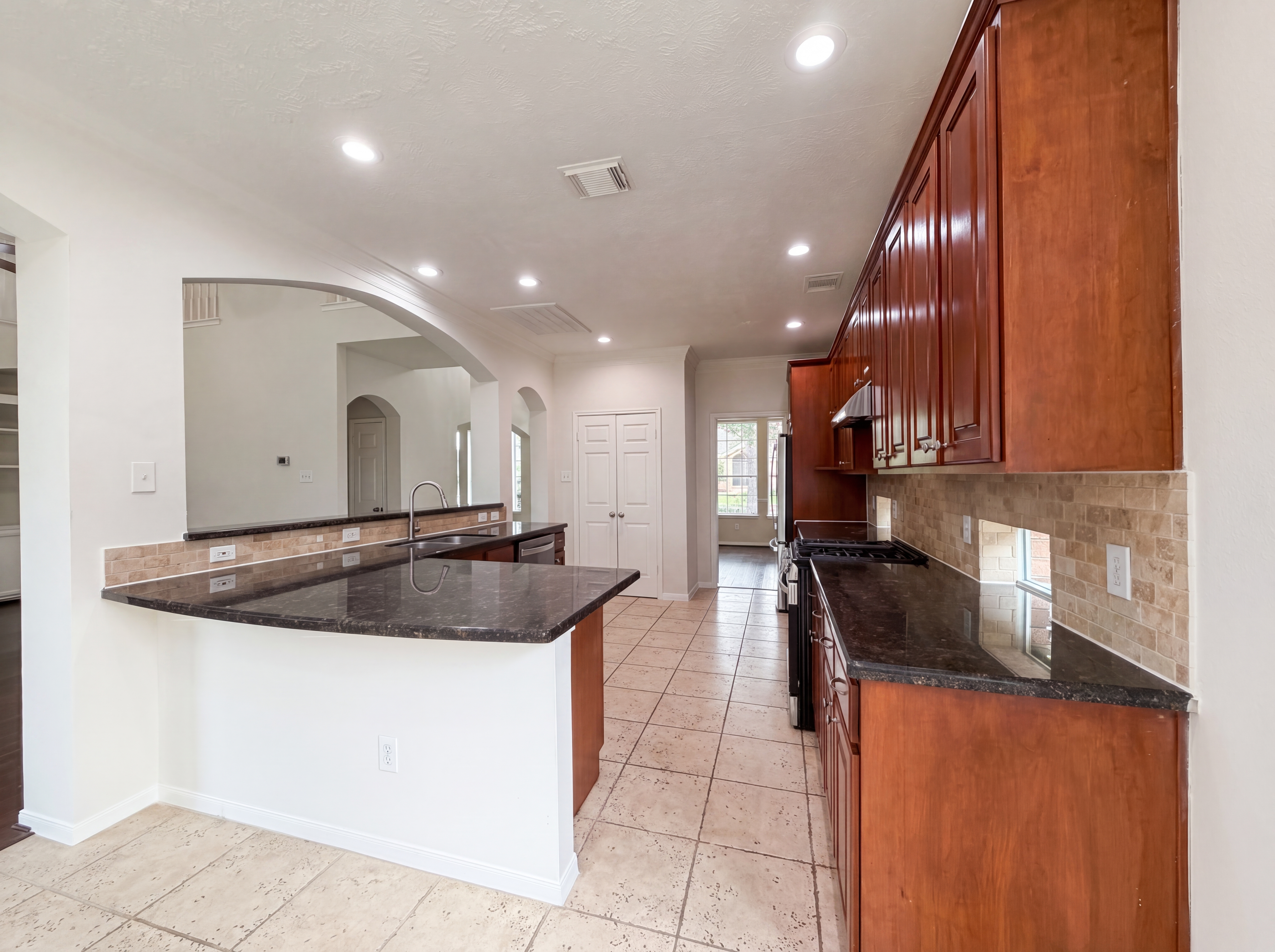 Photo 9 of 33 of 3106 Forrester Dr, Pearland, TX