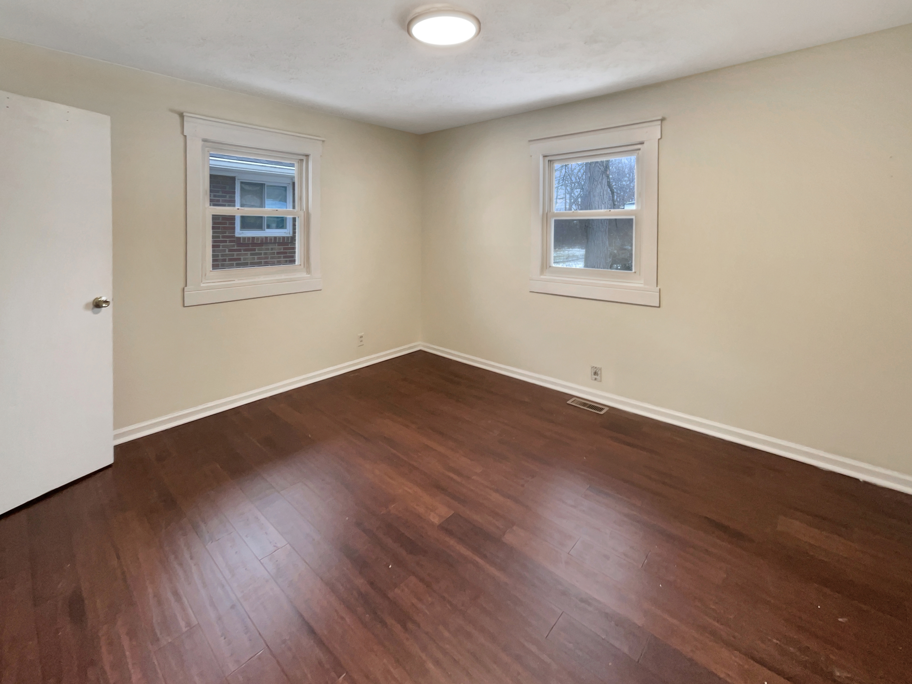 Photo 9 of 17 of 4055 N Grand Ave, Indianapolis, IN