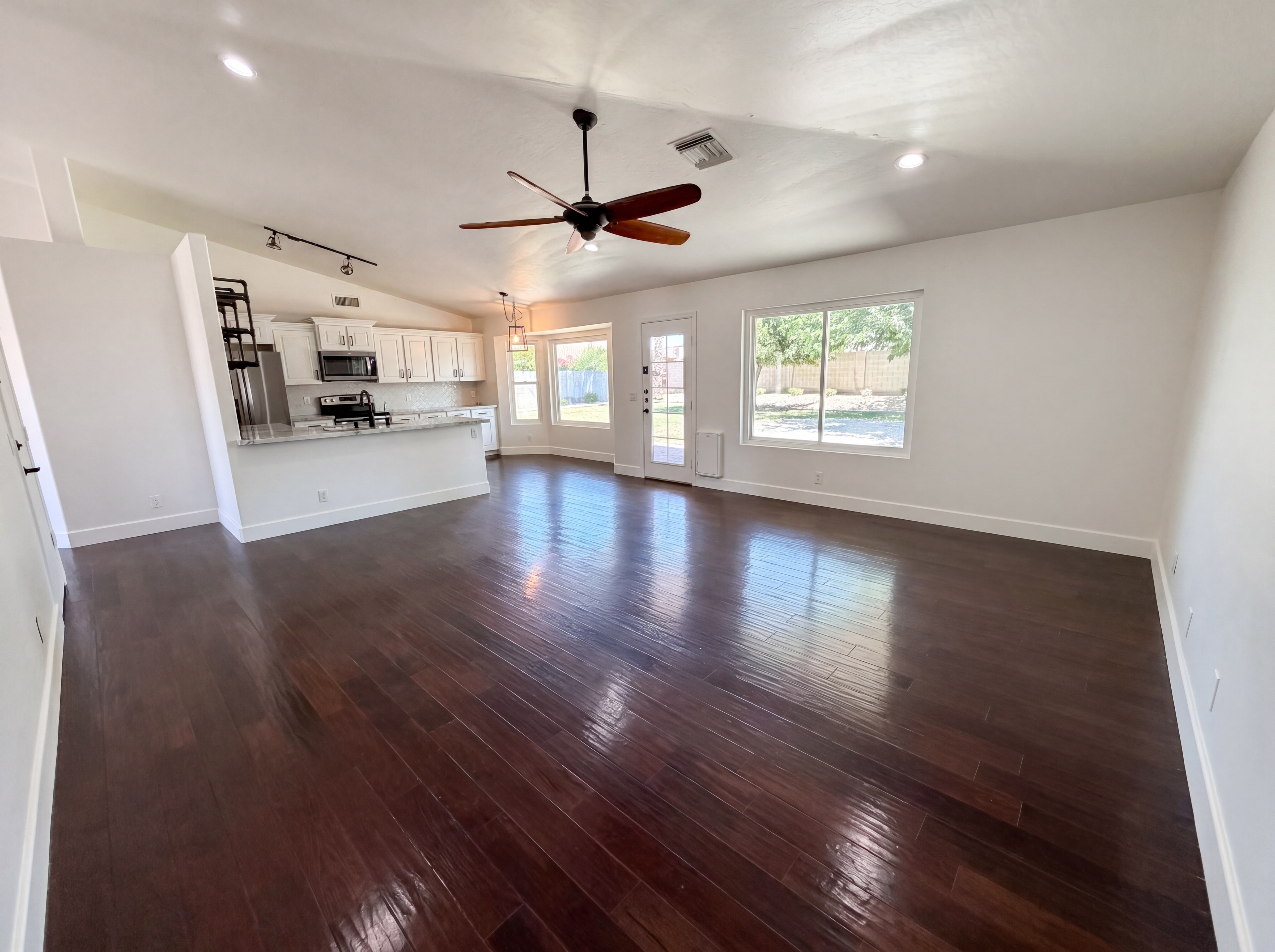 Photo 3 of 21 of 3739 E Baranca Ct, Gilbert, AZ