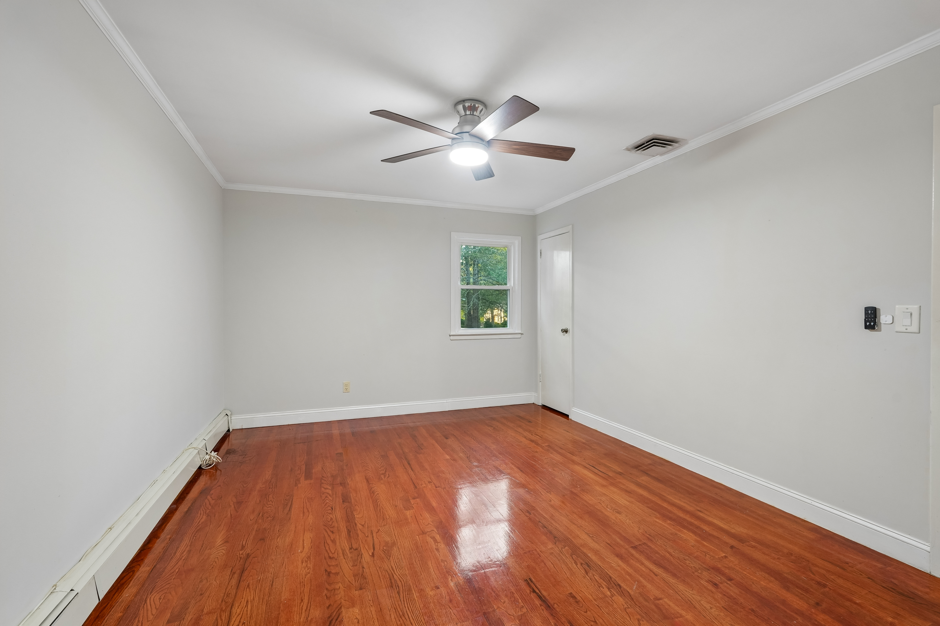 Photo 16 of 36 of 274 Oradell Ave, Paramus, NJ