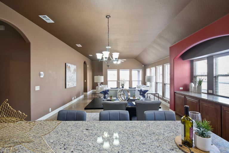 Photo 10 of 33 - 6605 Thistle Wood Dr, Midlothian, TX 76065