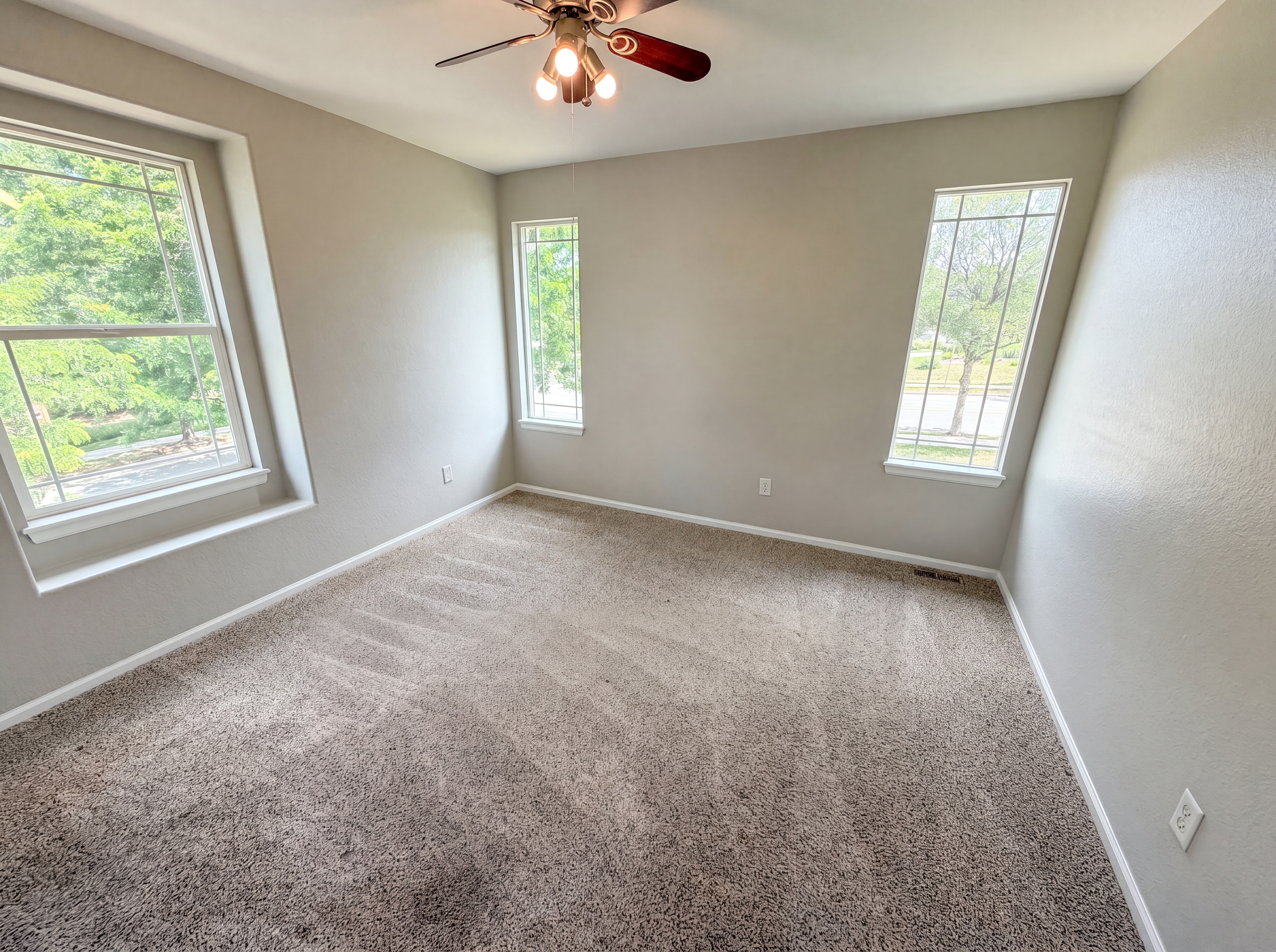 Photo 14 of 34 of 10494 Ouray St, Commerce City, CO