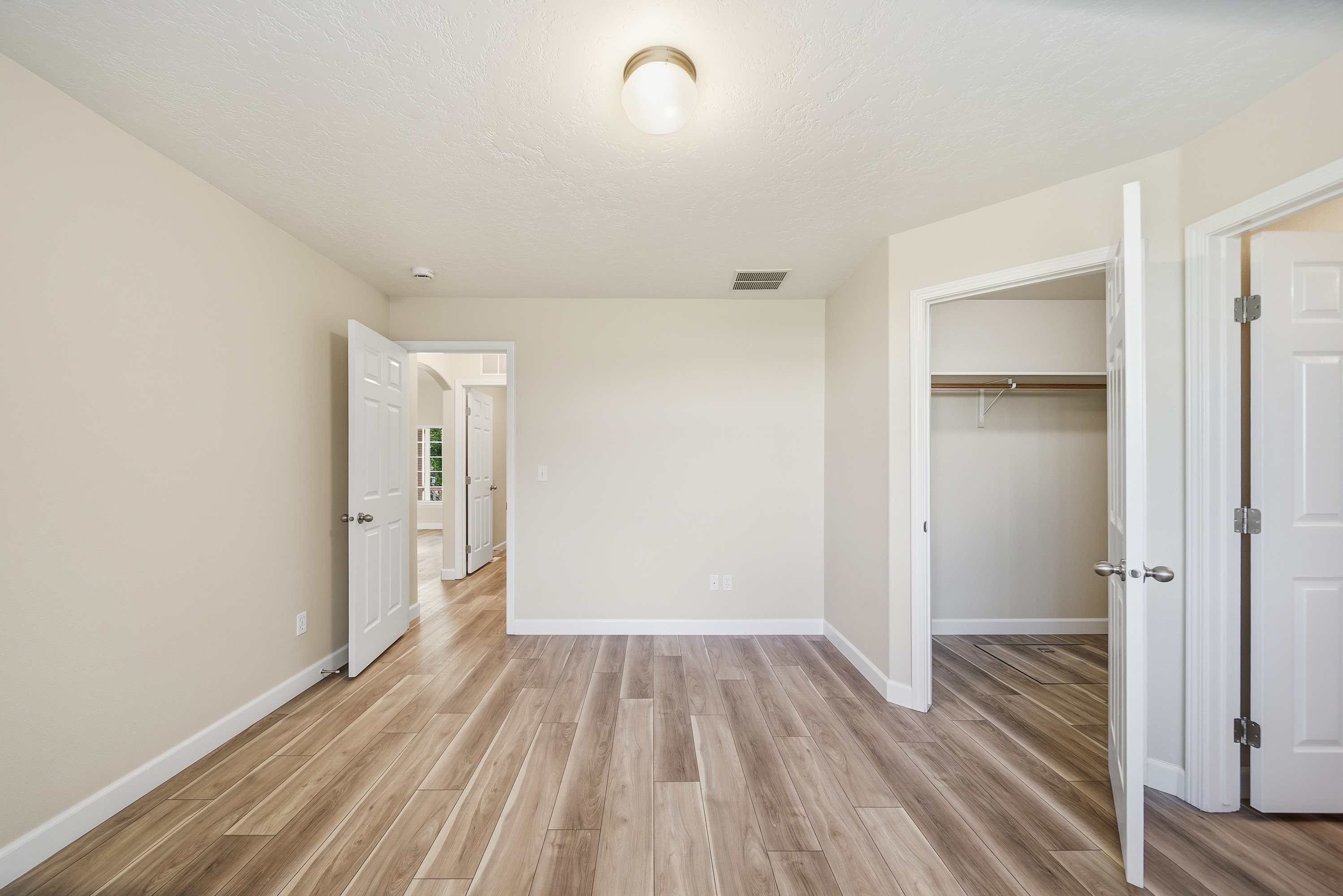 Photo 12 of 28 of 2059 N Eureka Ave, Meridian, ID