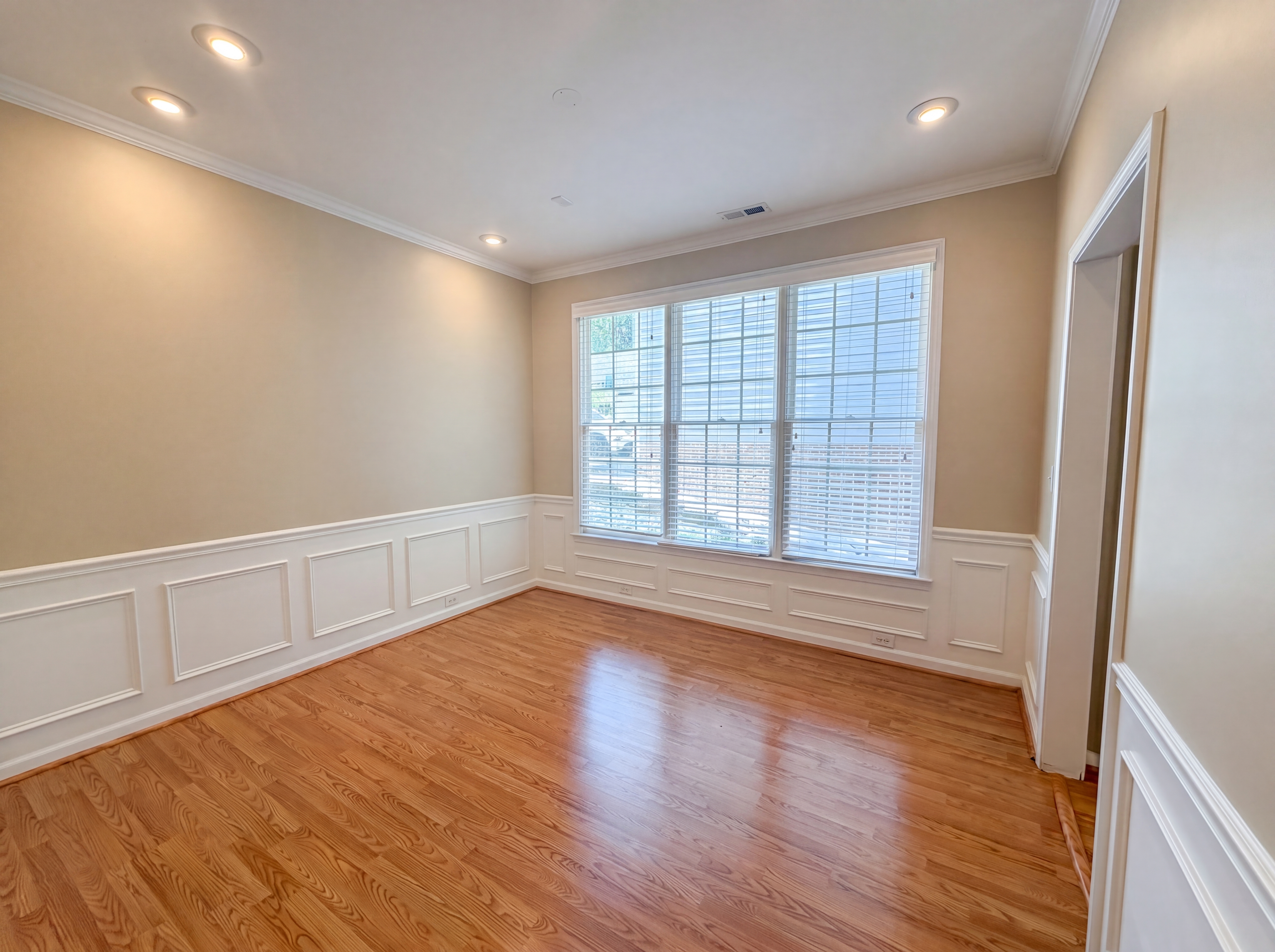Photo 9 of 18 of 4732 Alderbrook Ln, Durham, NC