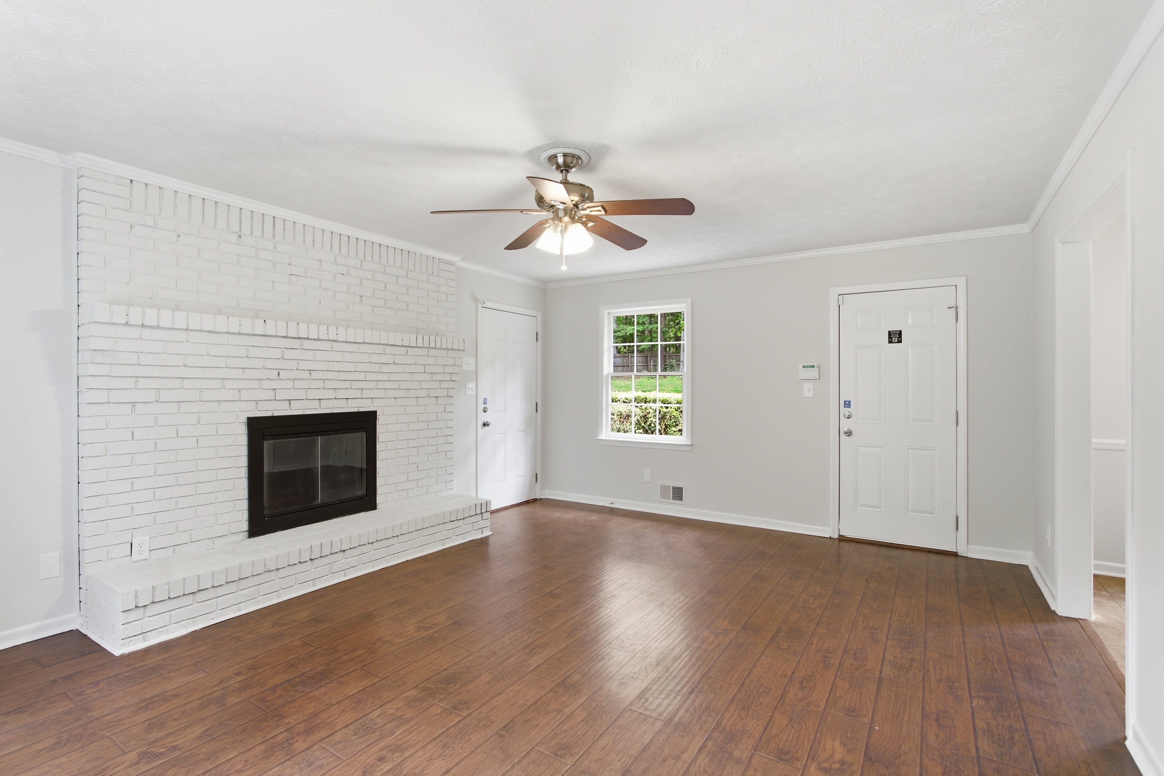 Photo 3 of 40 of 310 Derby Dr, Fayetteville, GA