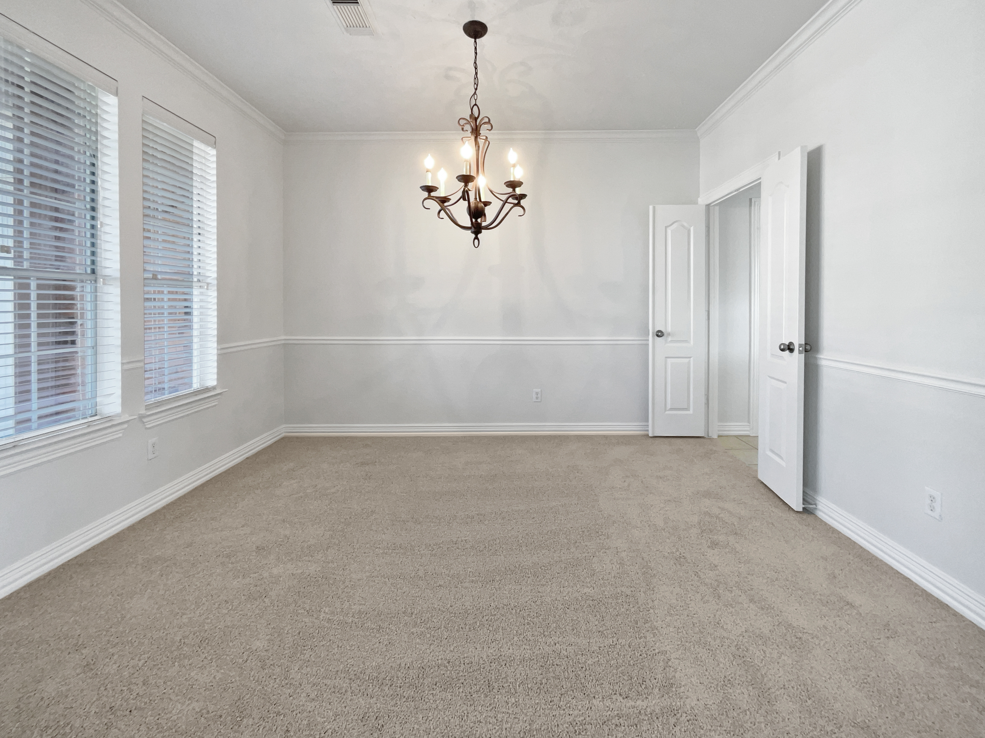 Photo 9 of 25 of 15215 Wooded Field Trl, Cypress, TX