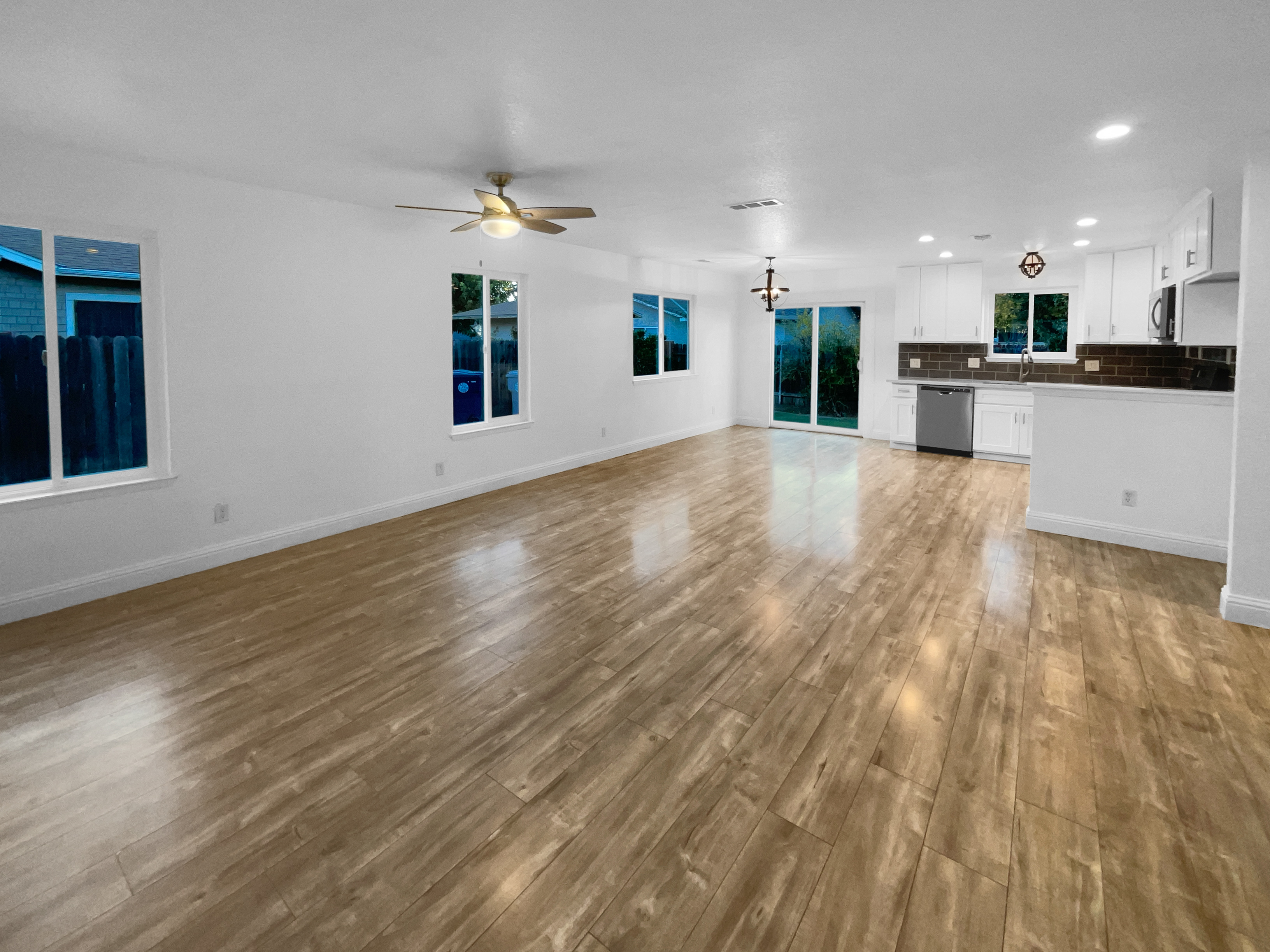 Photo 10 of 22 of 1109 Frienza Ave, Sacramento, CA
