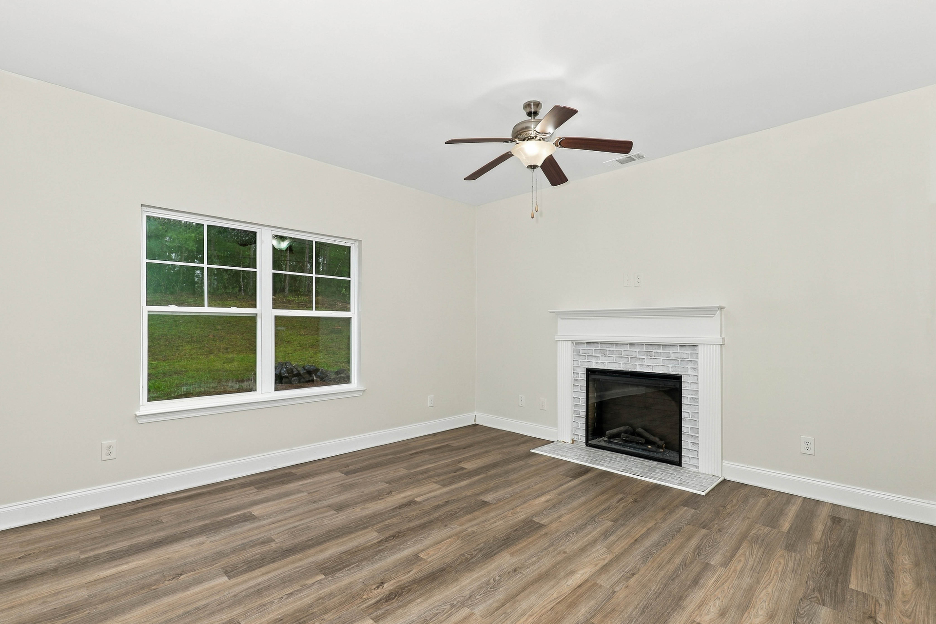 Photo 3 of 18 of 210 Glenview Trl, Griffin, GA