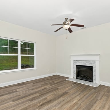 Property photo 3 of 210 Glenview Trl