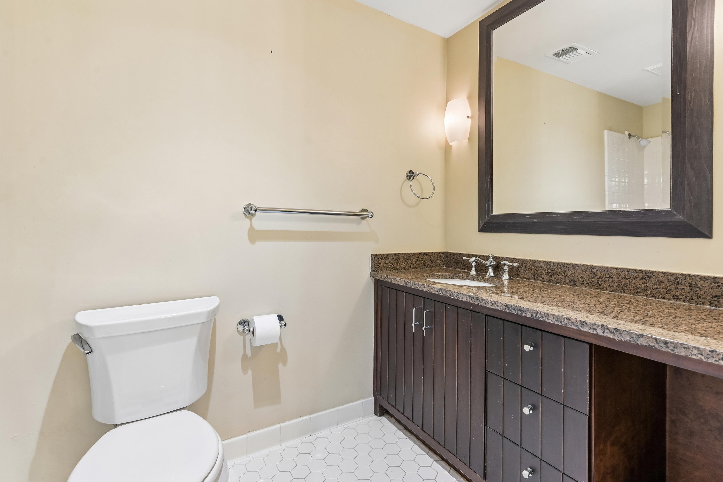 Photo 6 of 87 of 3135 Spalding Dr, Atlanta, GA