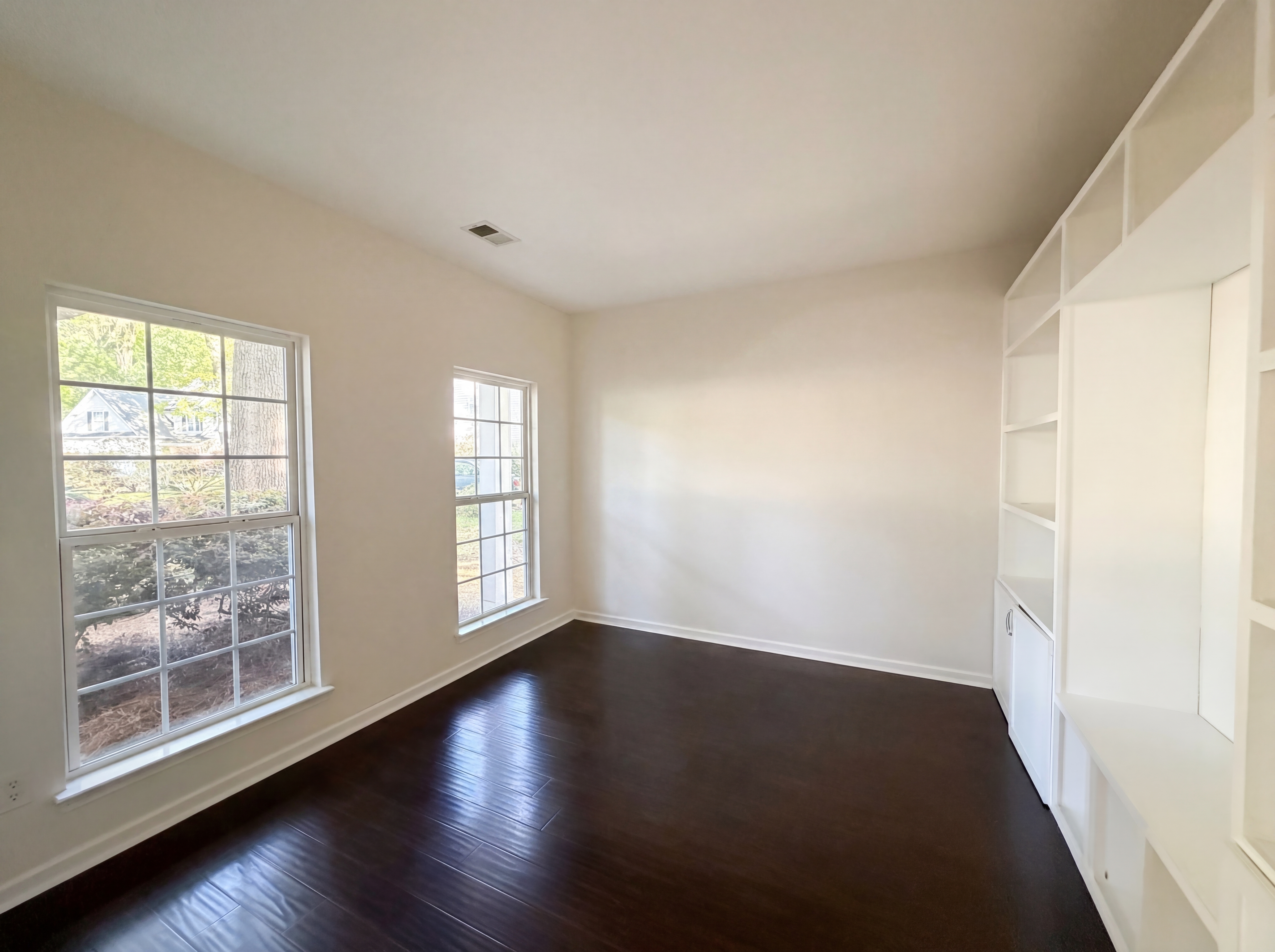 Photo 12 of 27 of 8692 Hickory Creek Ct, North Charleston, SC