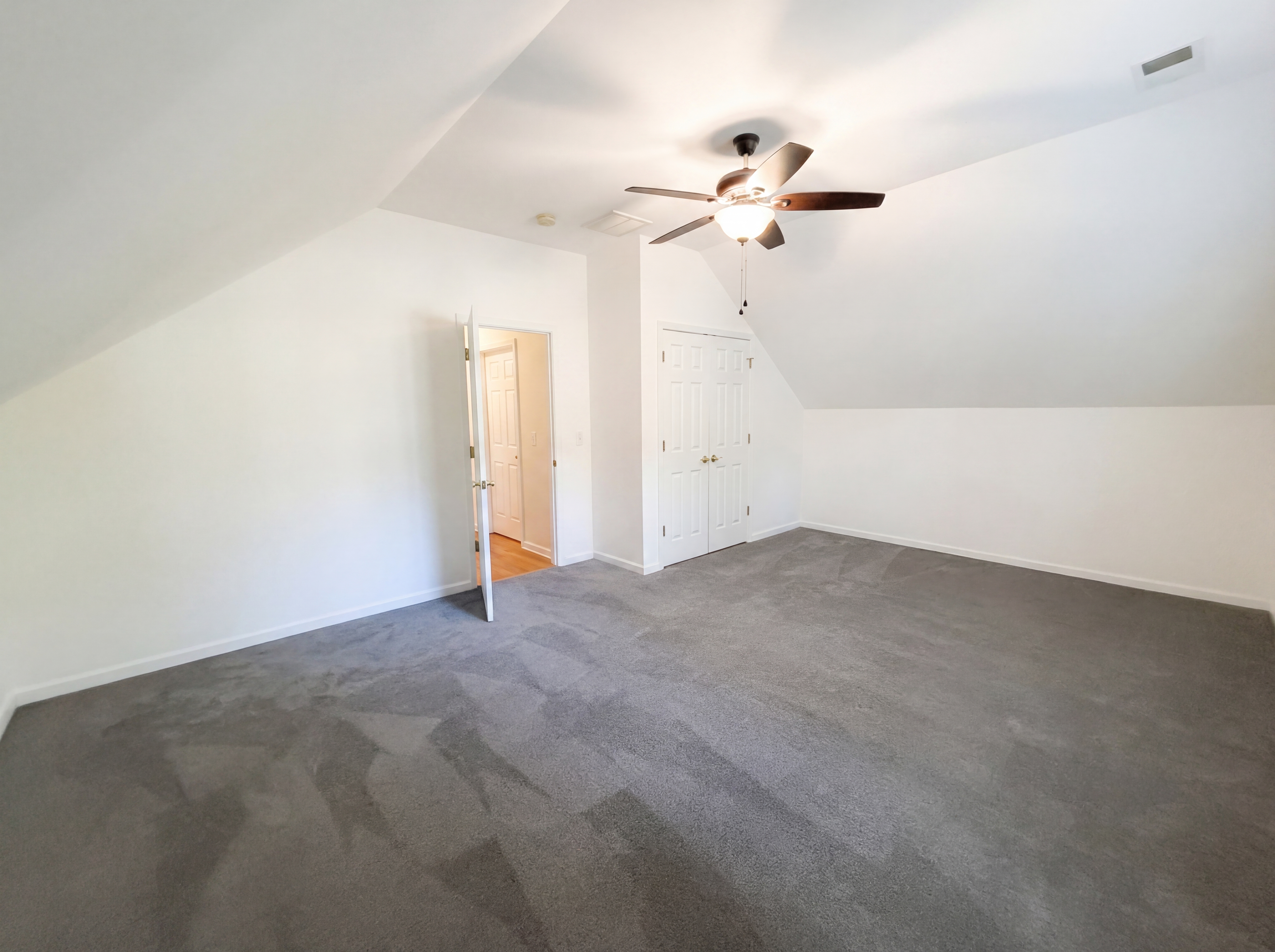 Photo 20 of 27 of 8692 Hickory Creek Ct, North Charleston, SC