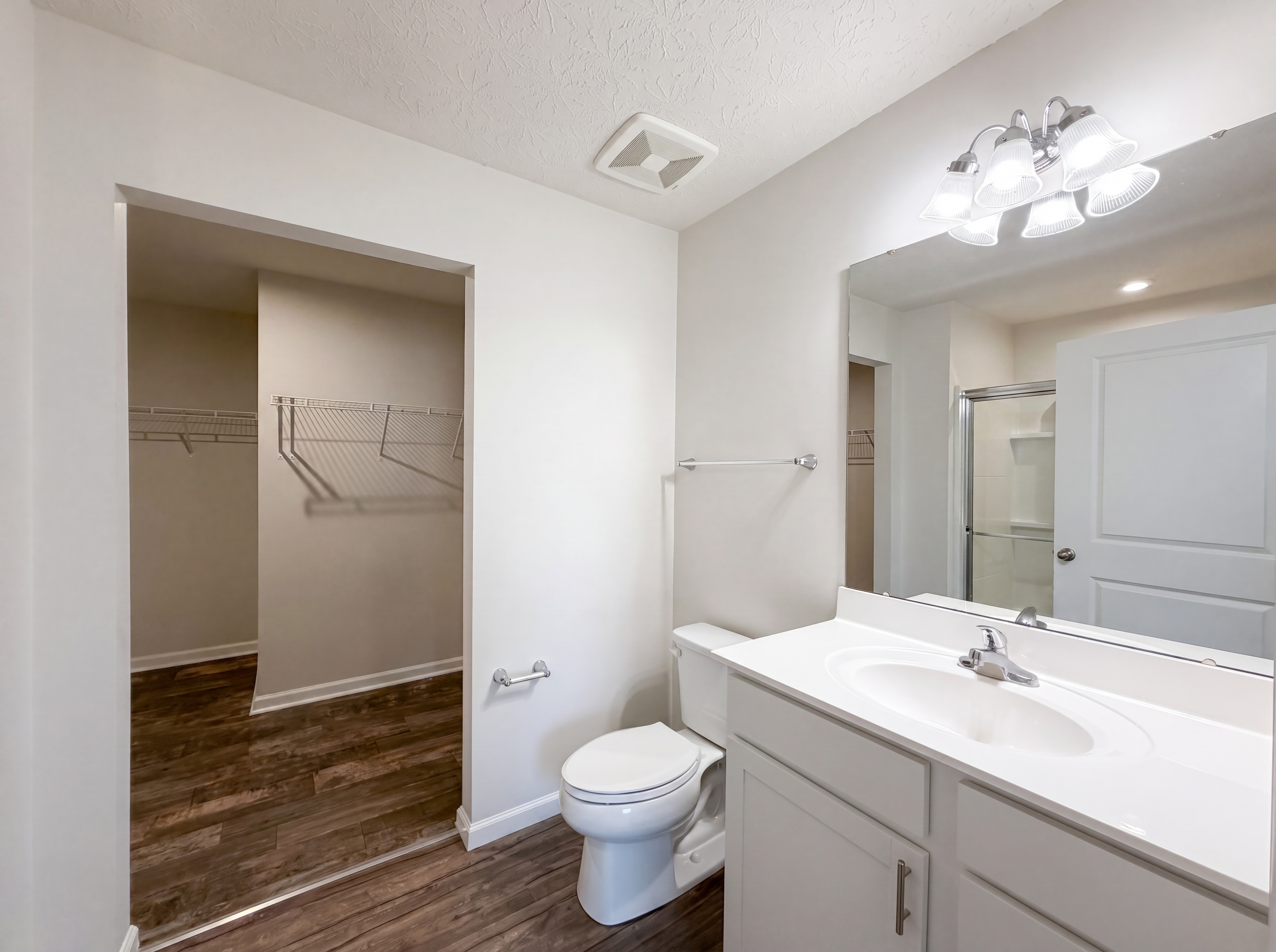 Photo 14 of 21 of 5790 Bentwood Dr, Middletown, OH