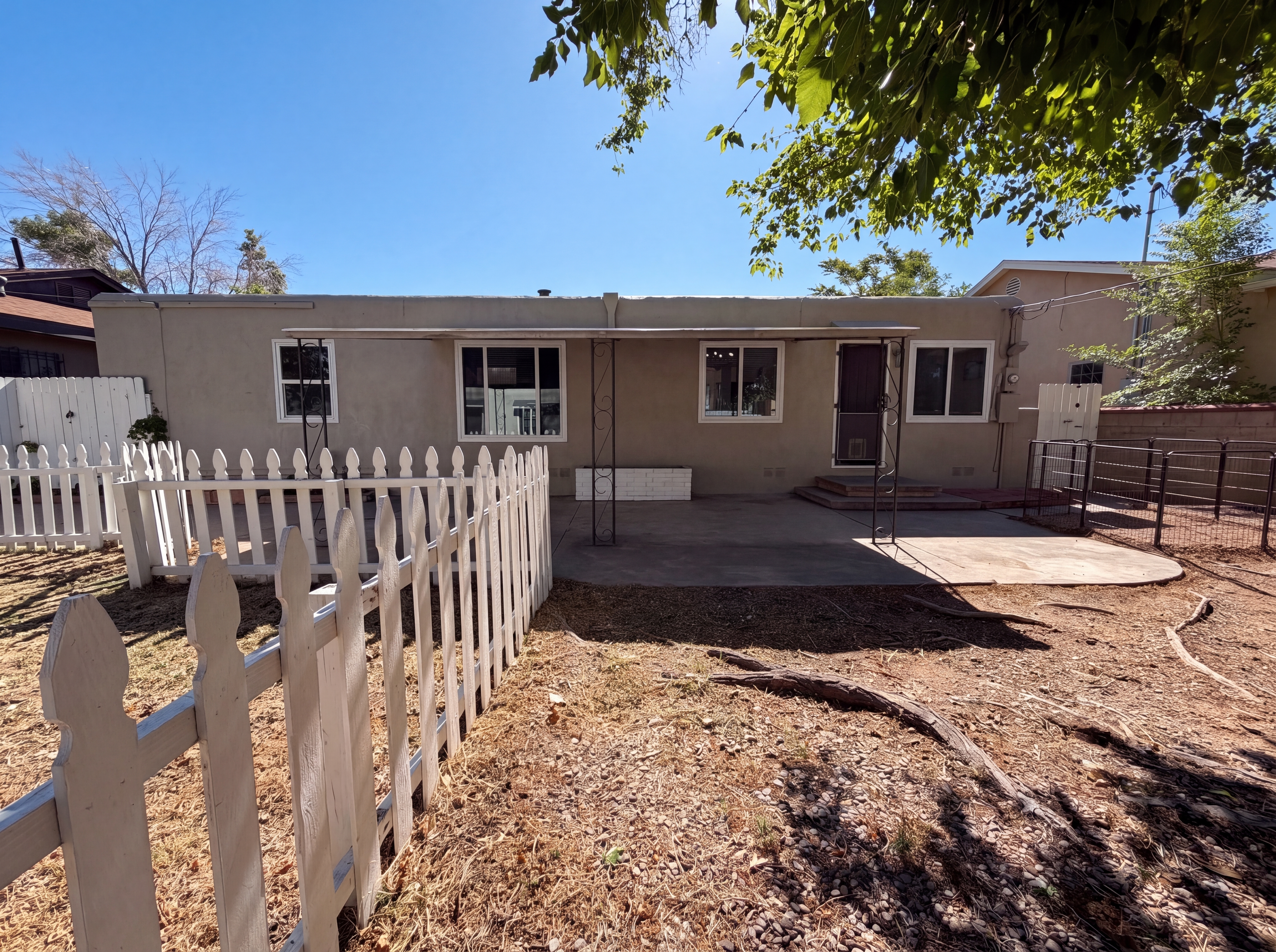 Photo 5 of 19 of 817 Truman St NE, Albuquerque, NM