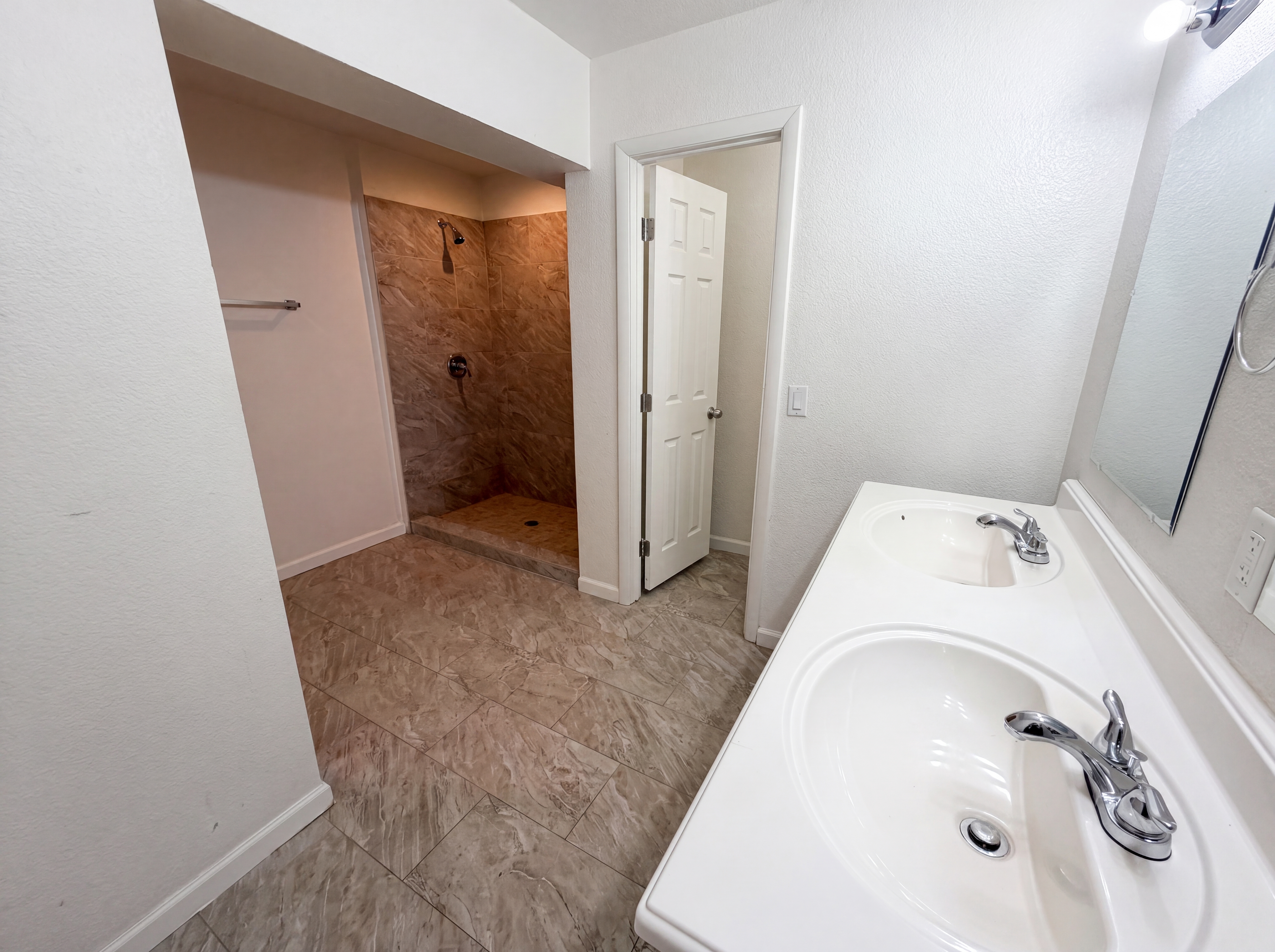 Photo 21 of 29 of 8631 S 6th St, Phoenix, AZ