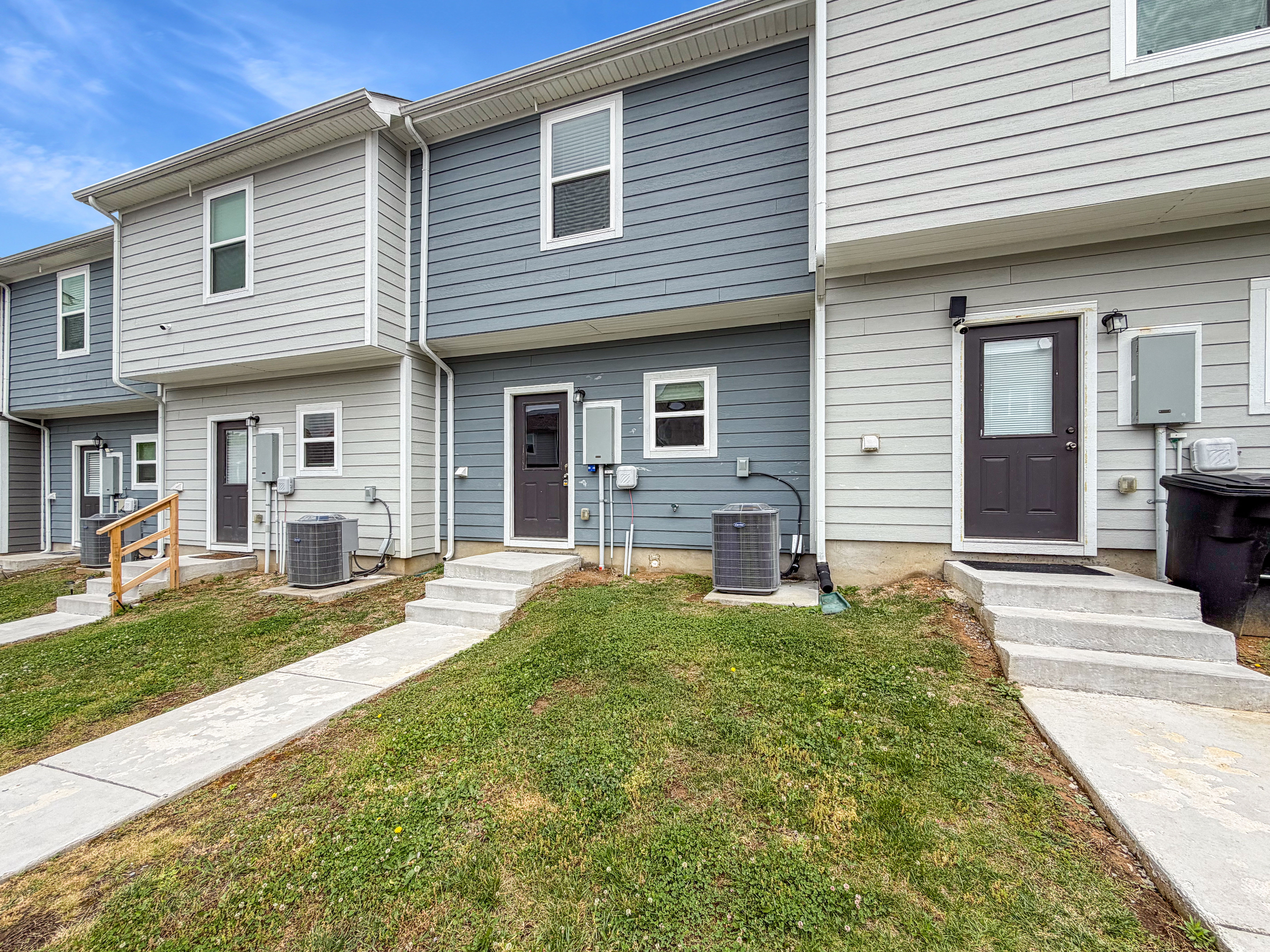 Photo 17 of 19 of 107 David Bolin Dr, La Vergne, TN