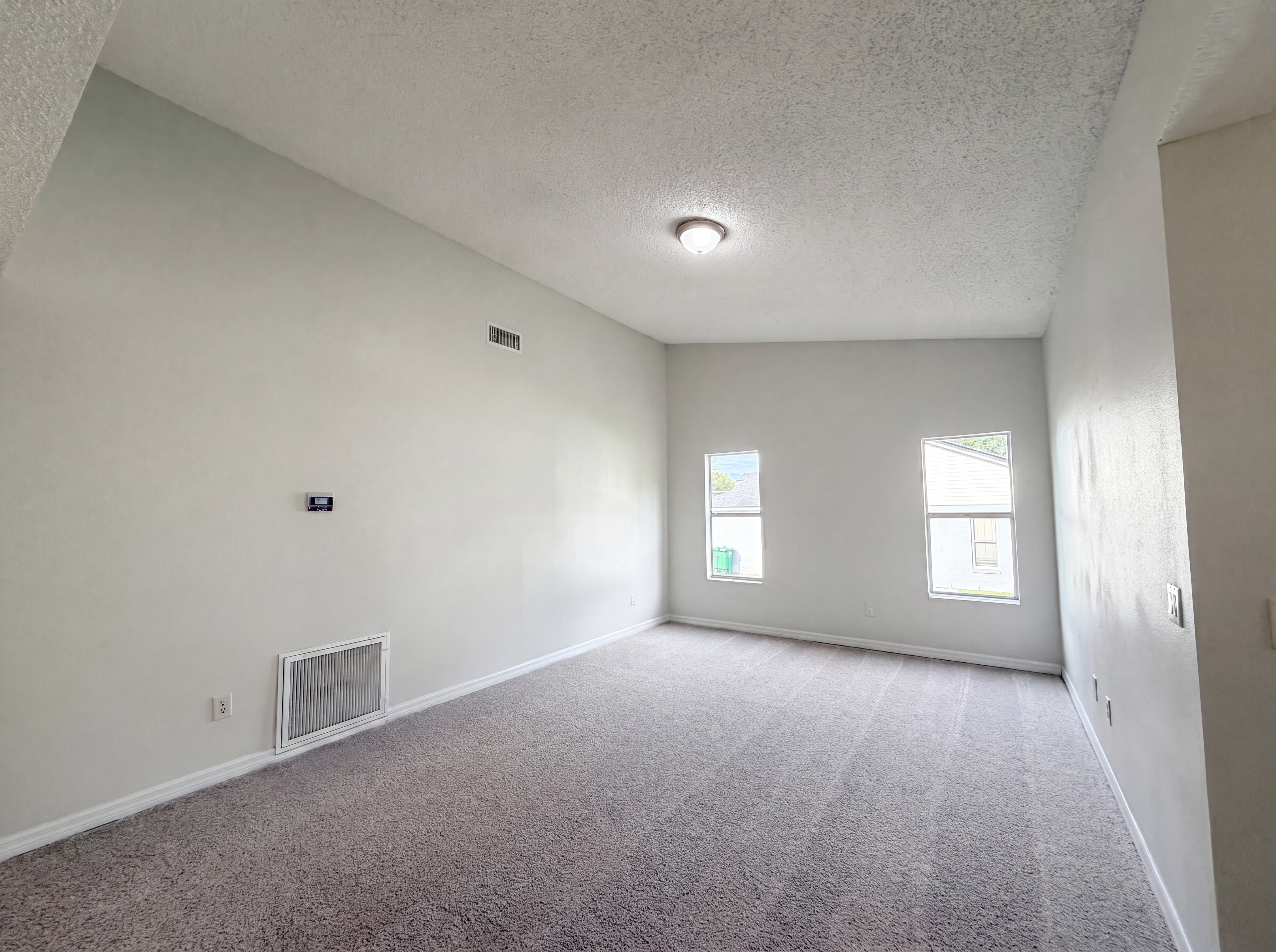 Photo 4 of 18 of 3143 Boxelder St, Deltona, FL