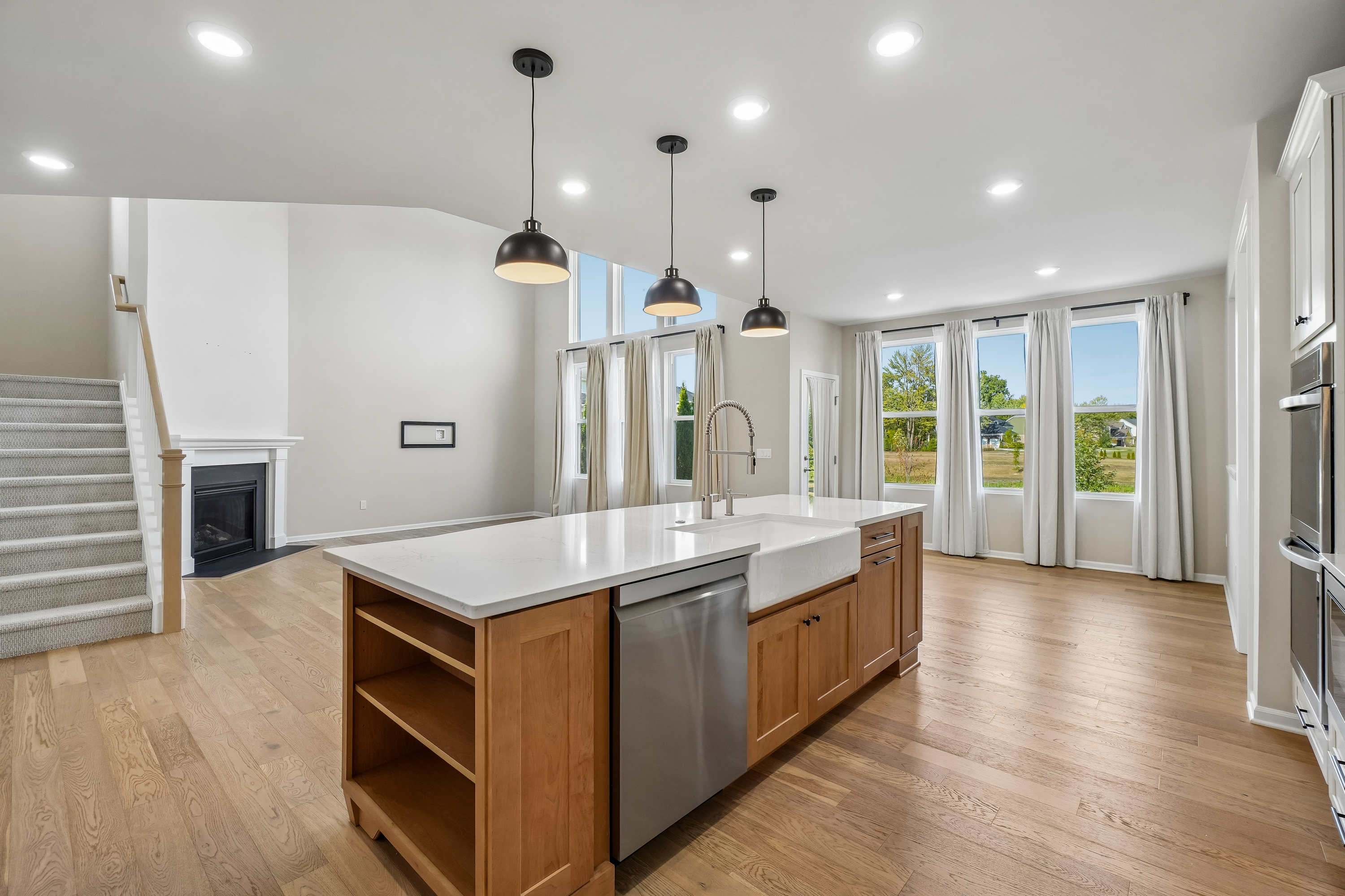 Photo 7 of 61 of 20942 Torbay Dr, Northville, MI