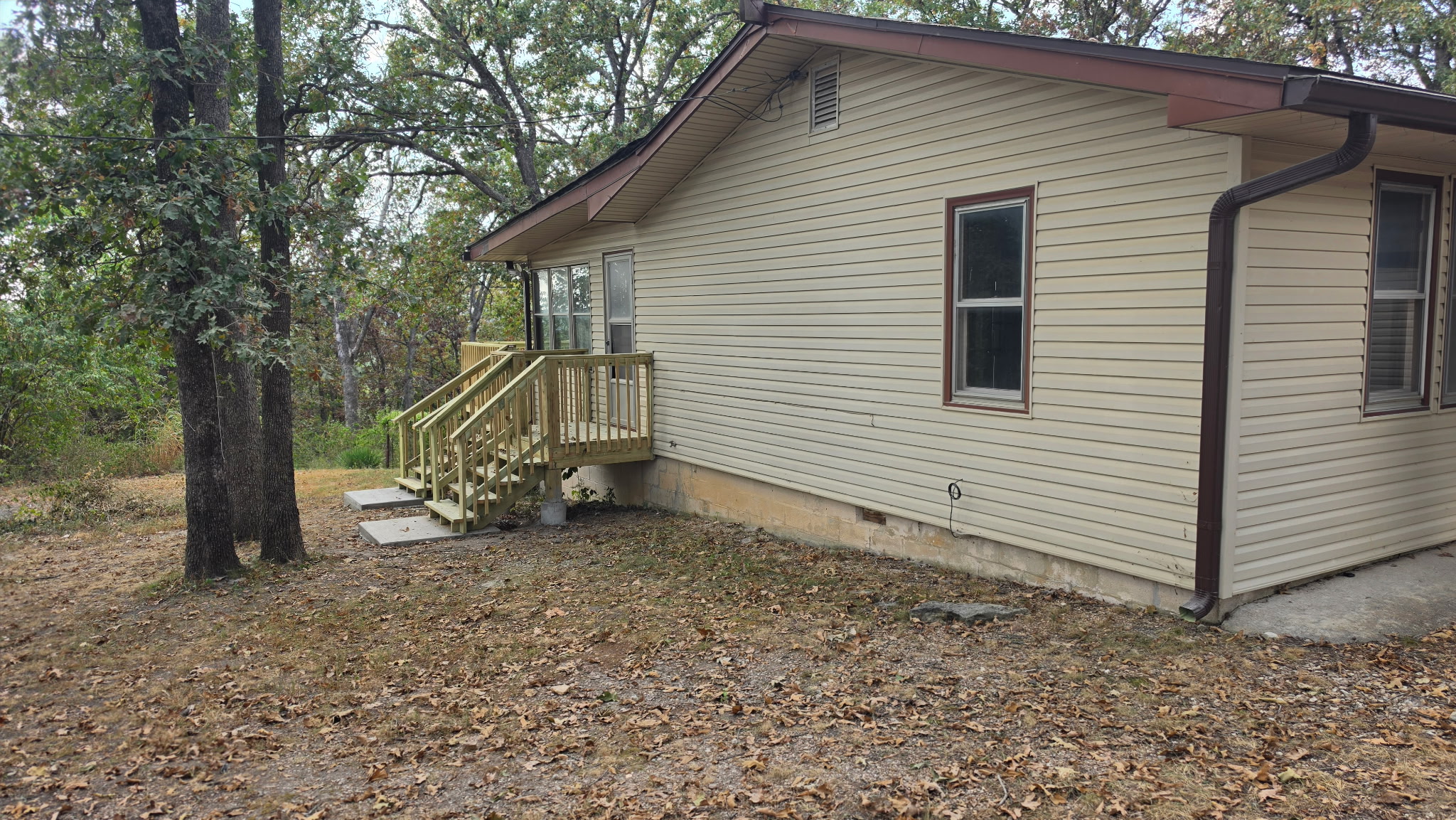 Photo 17 of 19 of 22182 County Road 288, Pittsburg, MO