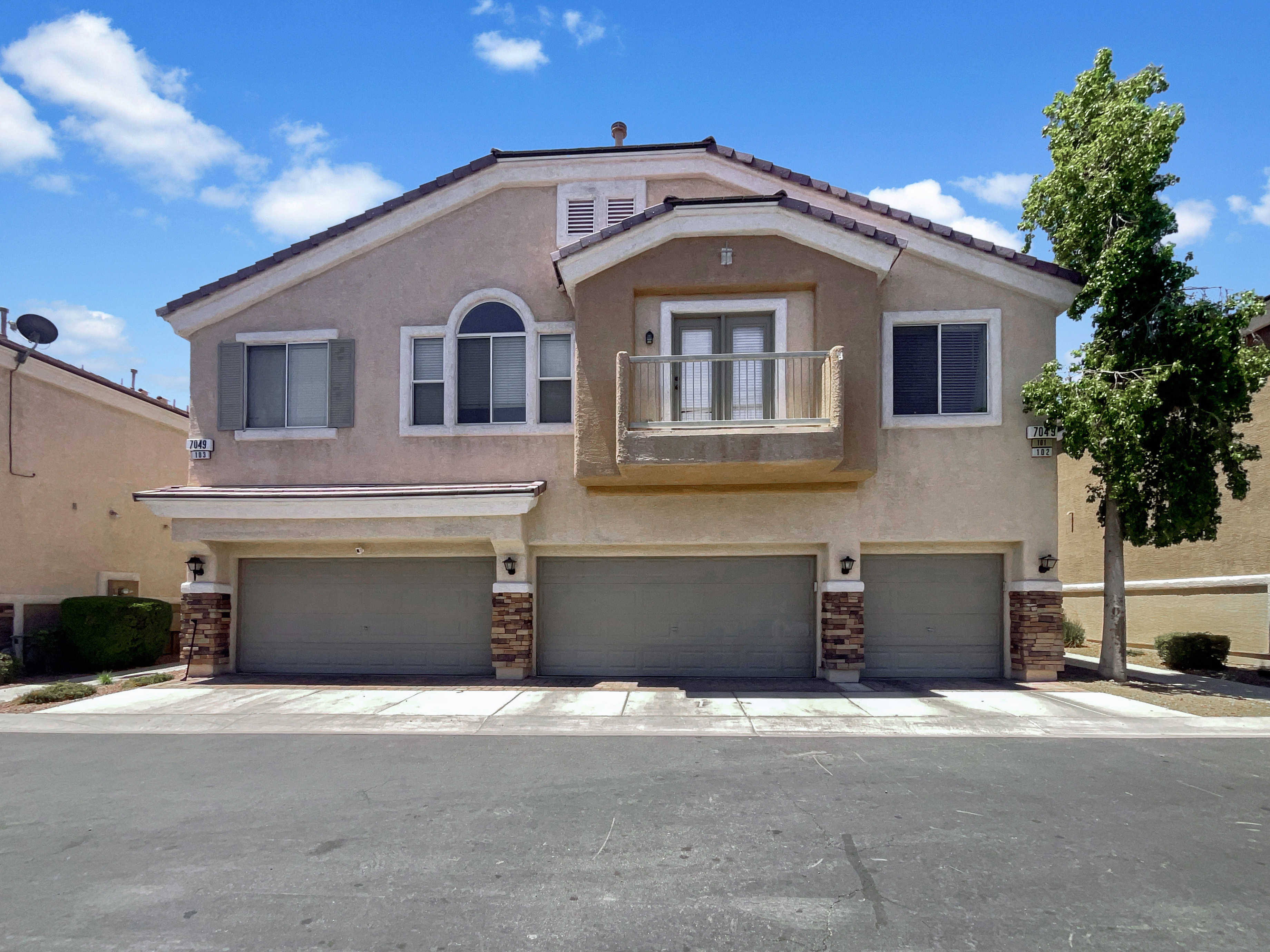 Photo 10 of 30 of 7049 Knob Creek St, Las Vegas, NV