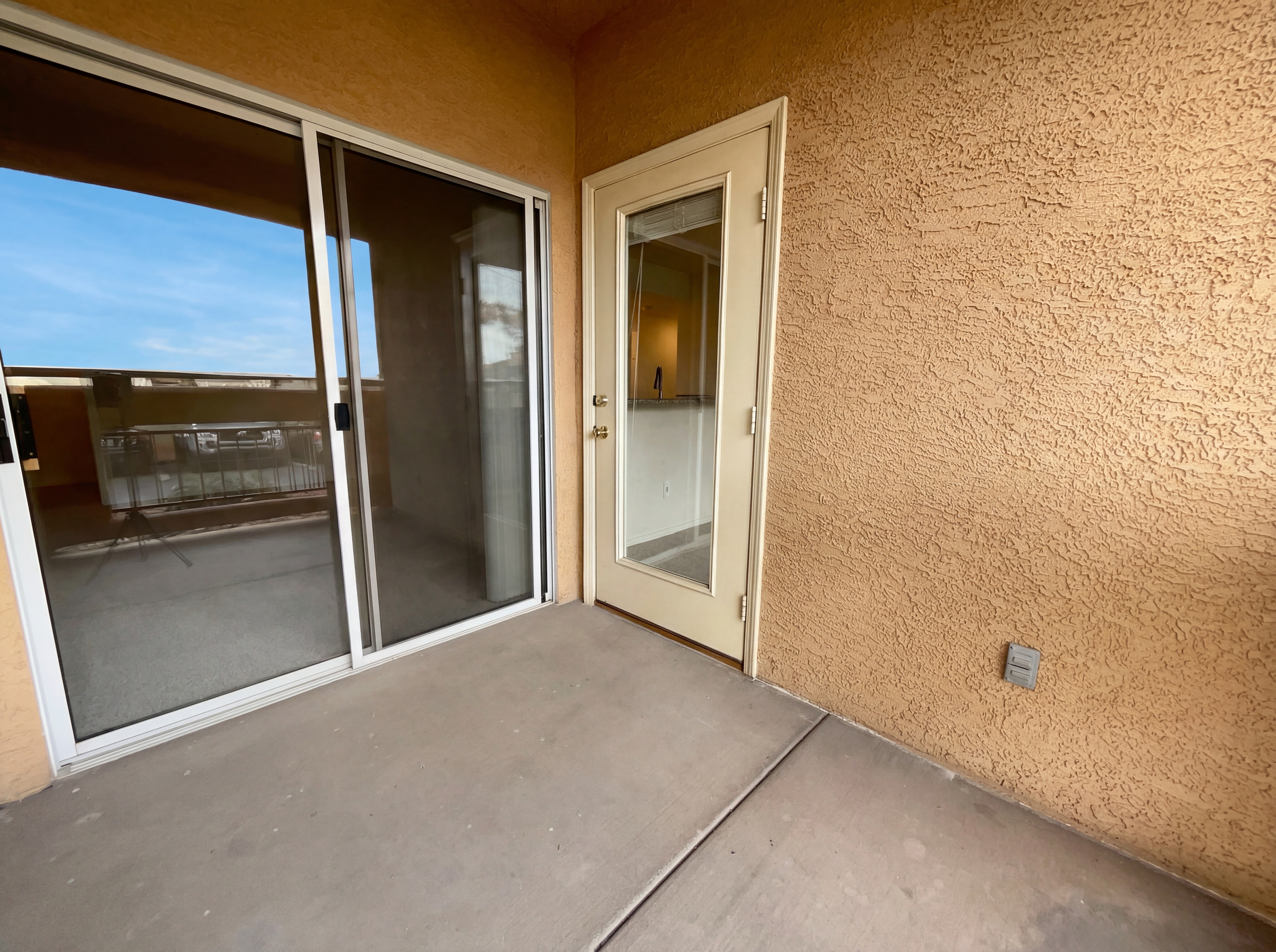 Photo 6 of 19 of 900 Heavenly Hills Ct, Las Vegas, NV
