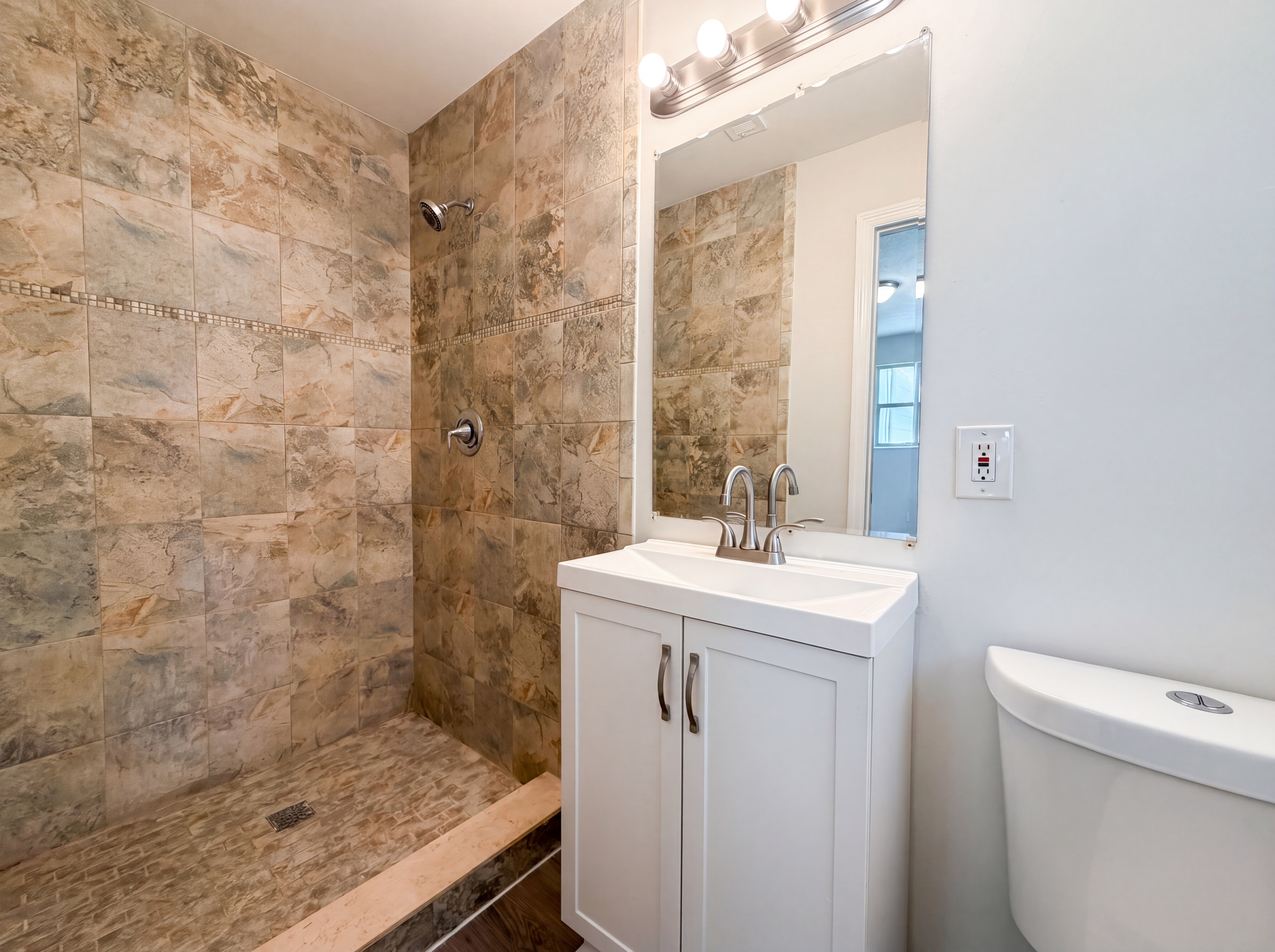 Photo 13 of 19 of 7361 Proxima Rd, Jacksonville, FL