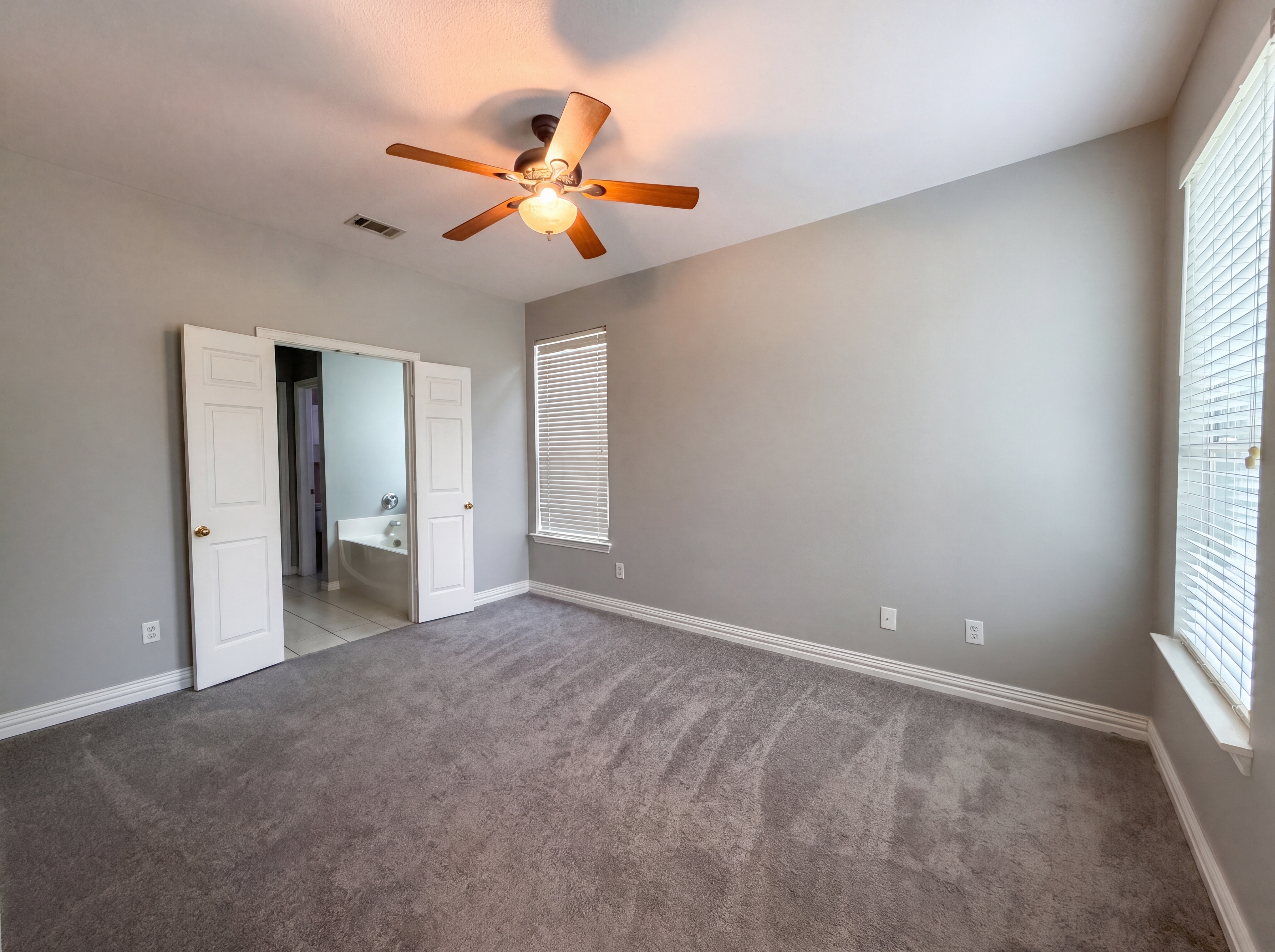 Photo 4 of 19 of 9801 Cedarcrest Dr, Providence Village, TX