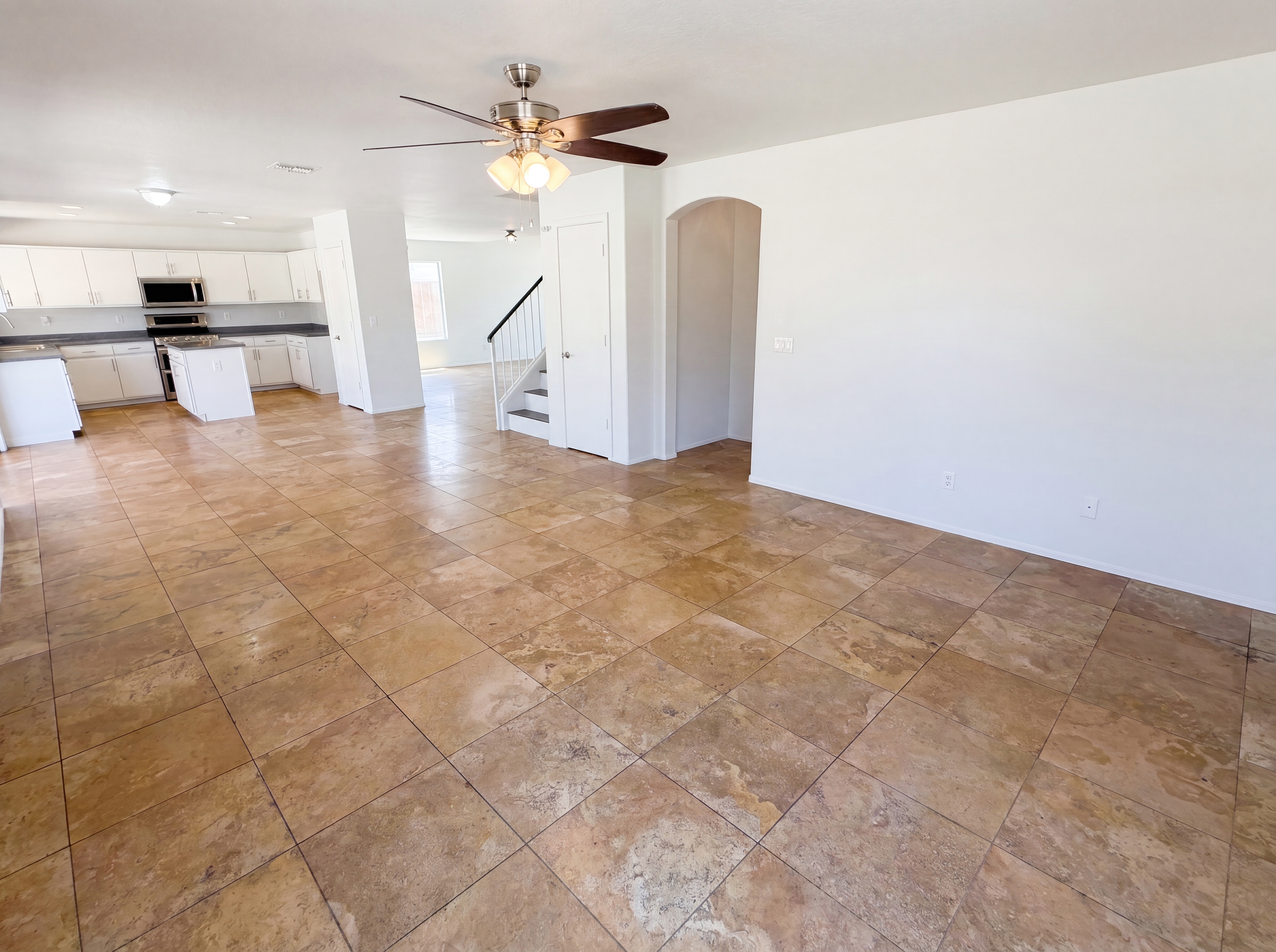 Photo 11 of 29 of 10860 W Lone Cactus Dr, Peoria, AZ