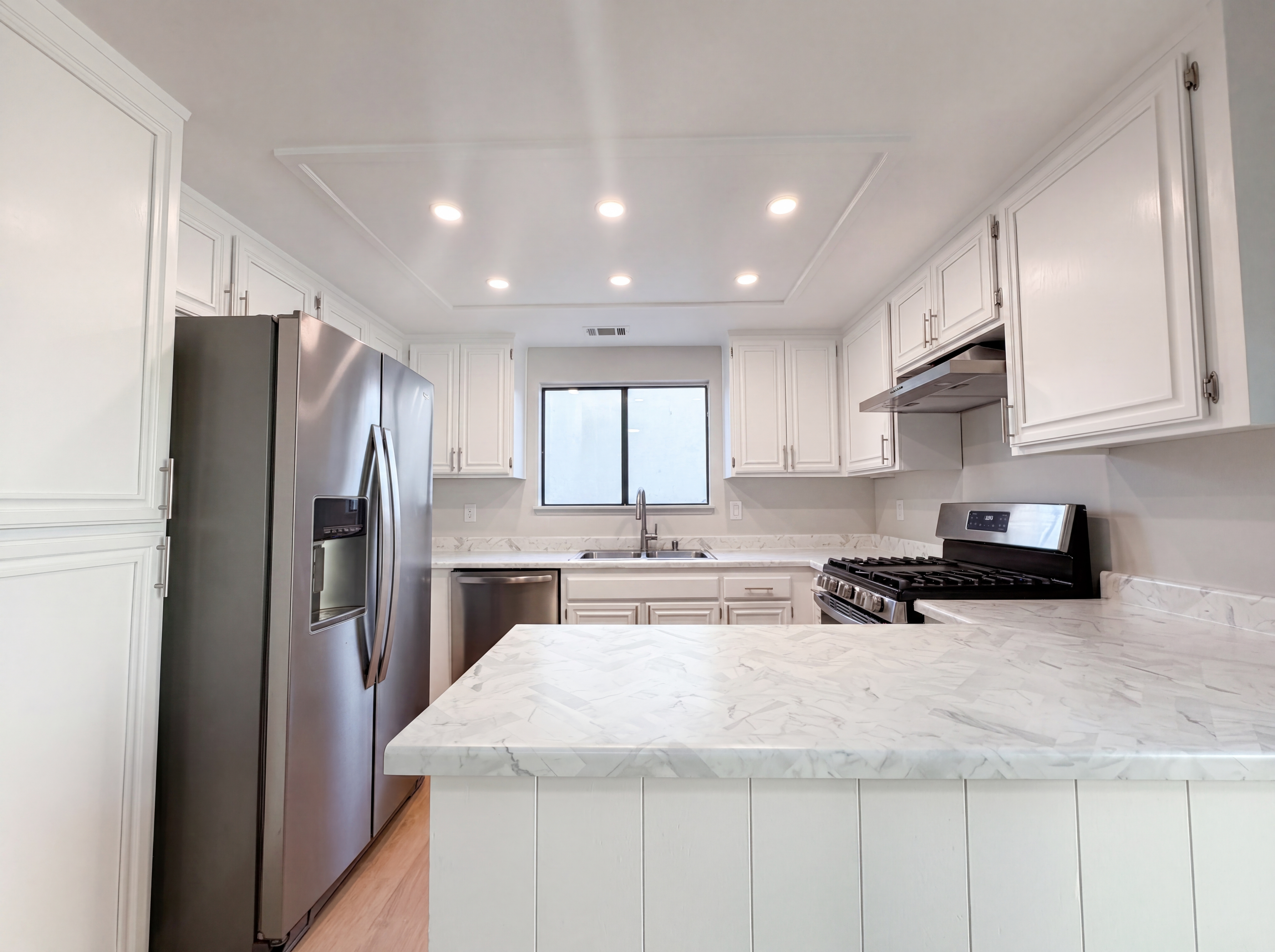 Photo 2 of 23 of 2553 E Avenue J4, Lancaster, CA