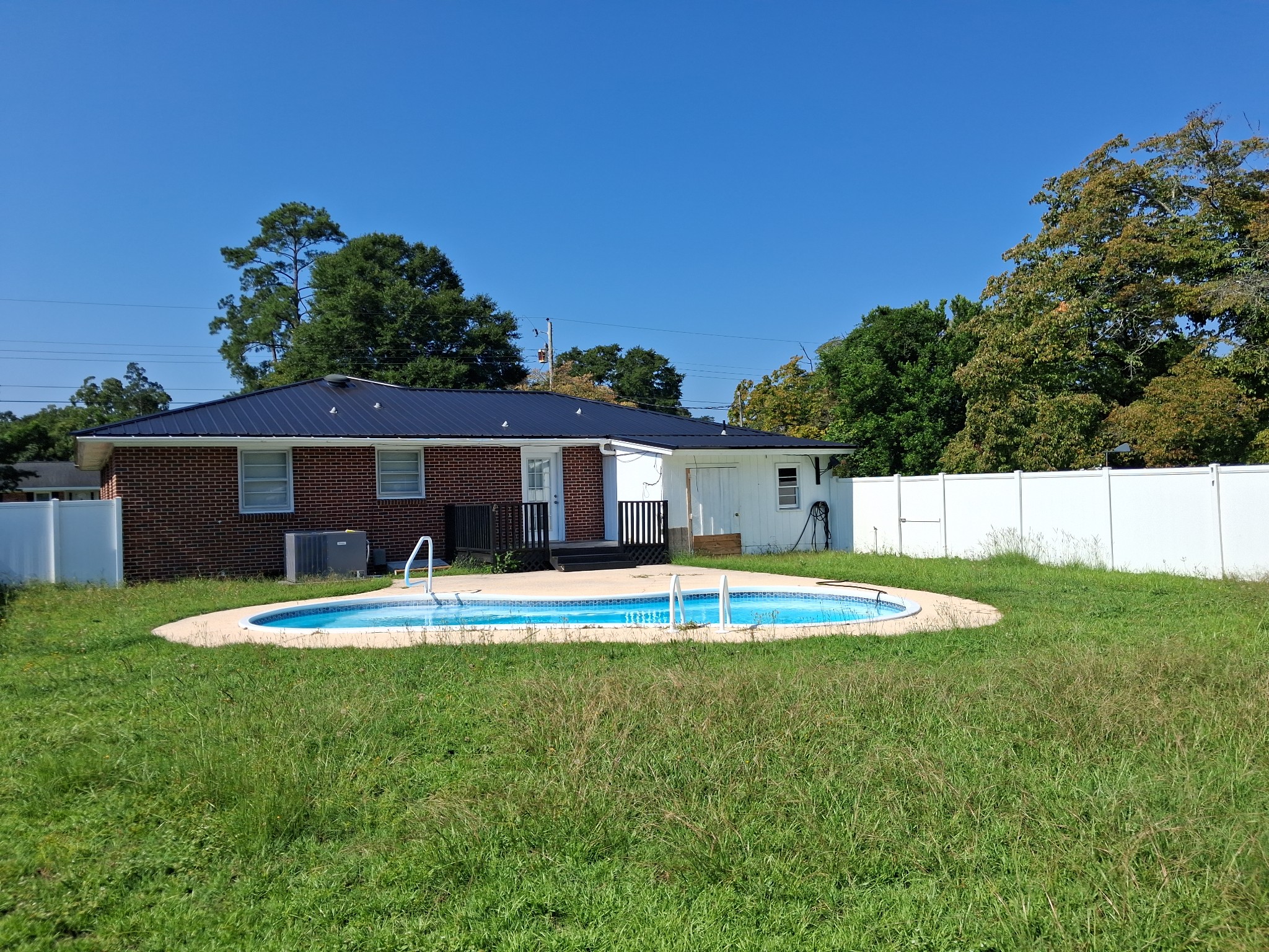 Photo 5 of 19 of 1321 E Washington St, Dillon, SC