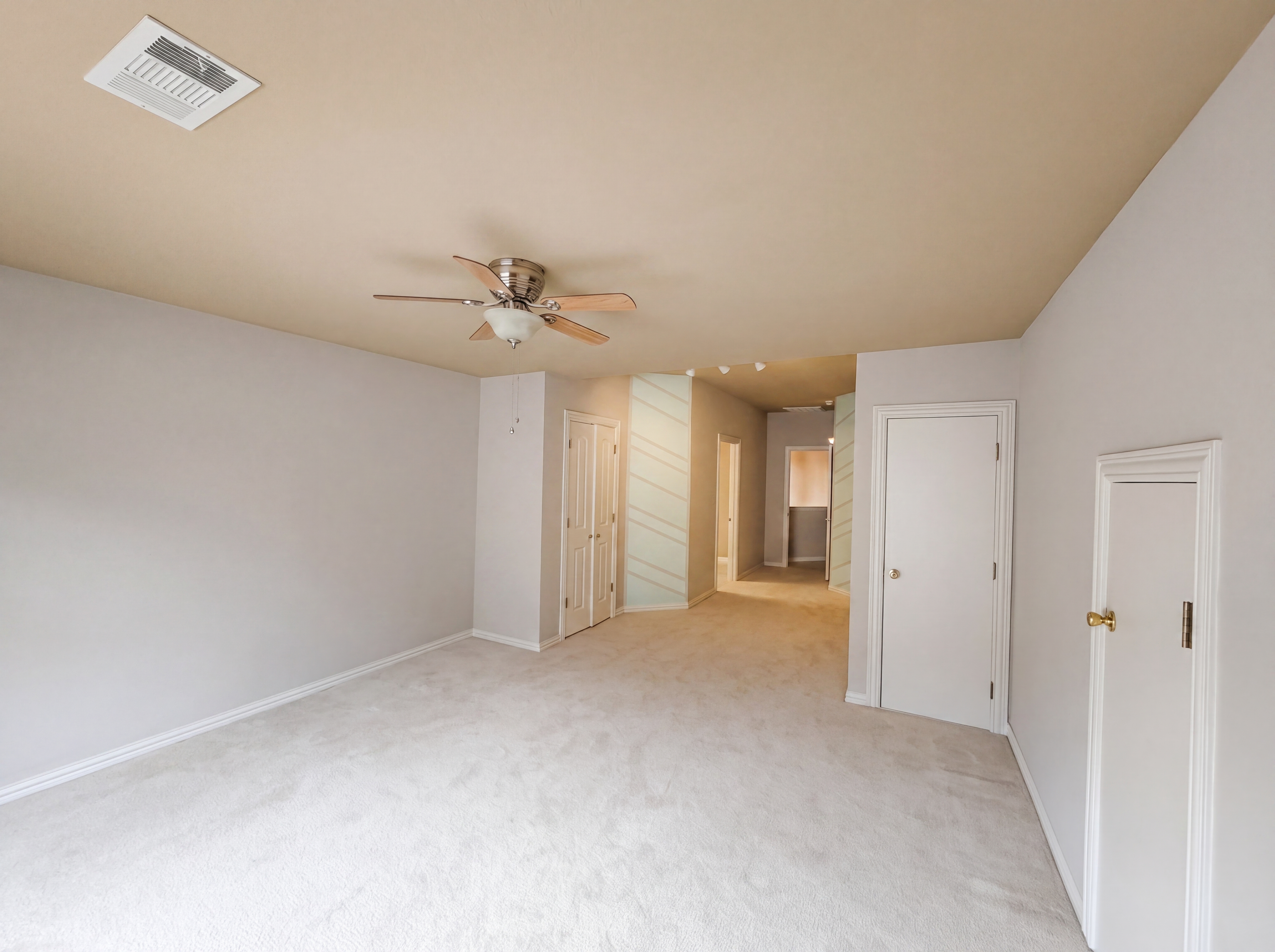 Photo 18 of 29 of 1309 Winding Brook Dr, Garland, TX