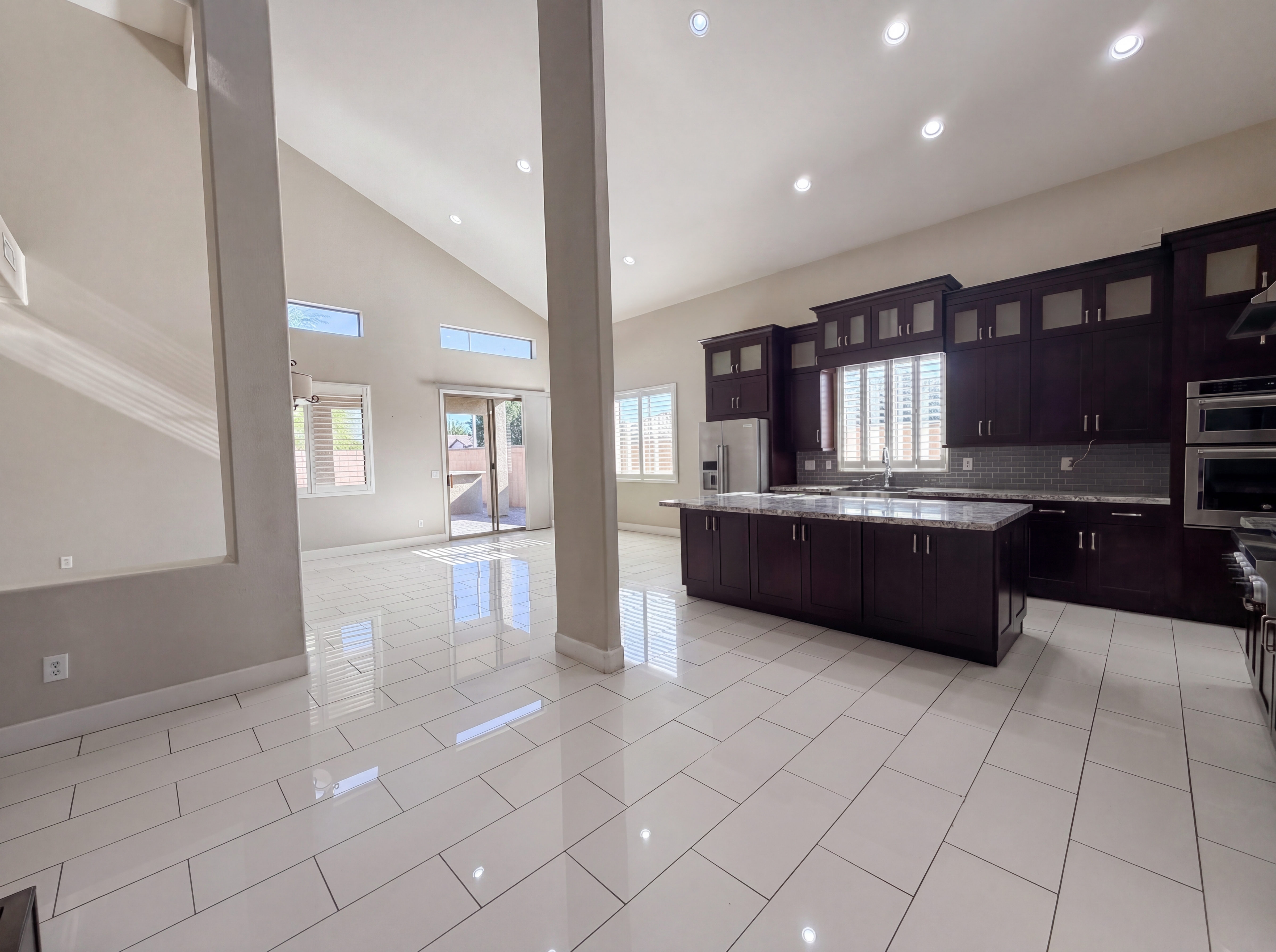 Photo 2 of 37 of 1738 E Beretta Pl, Chandler, AZ