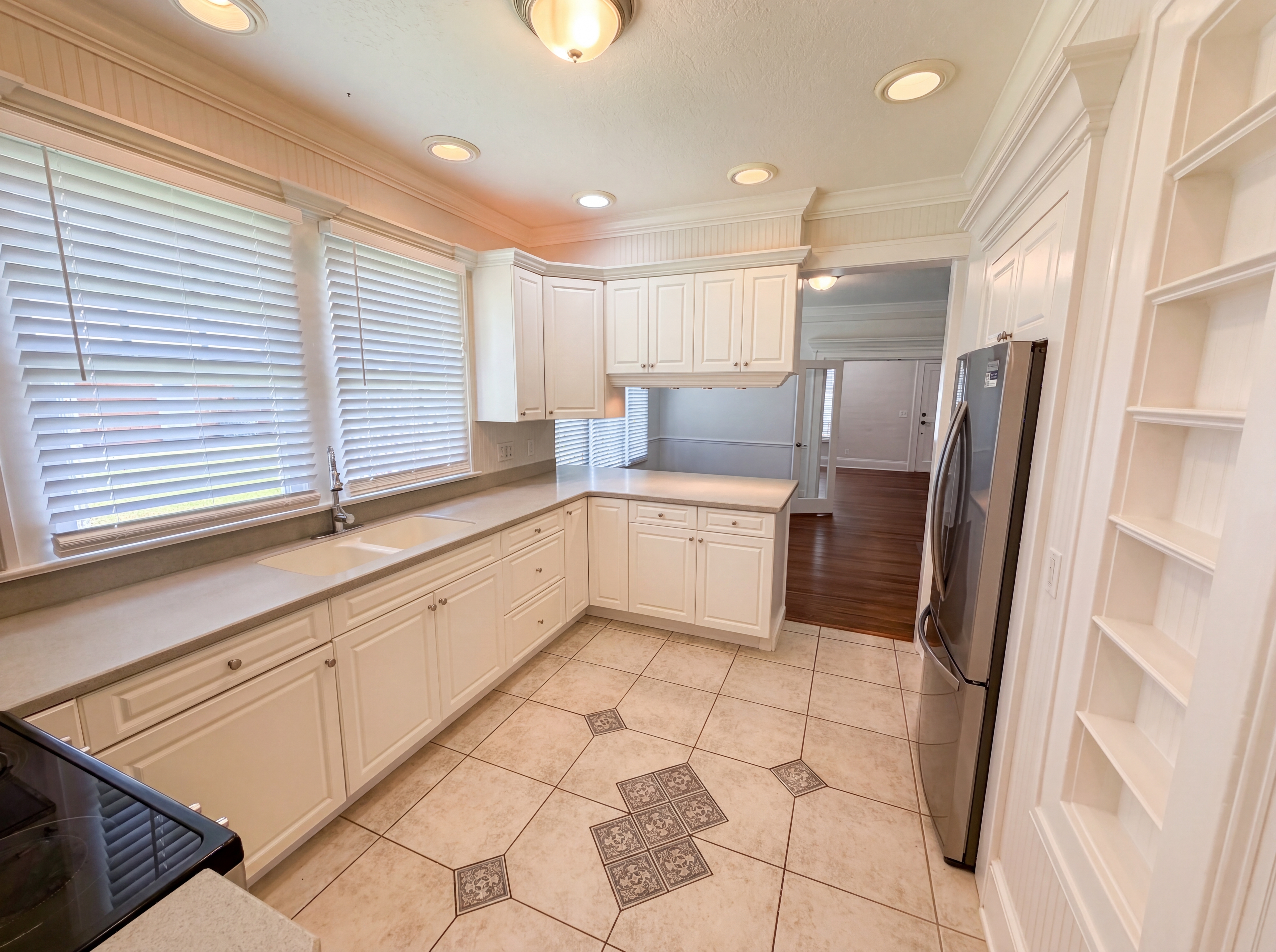 Photo 10 of 25 of 535 Palmetto Dr, Melbourne, FL