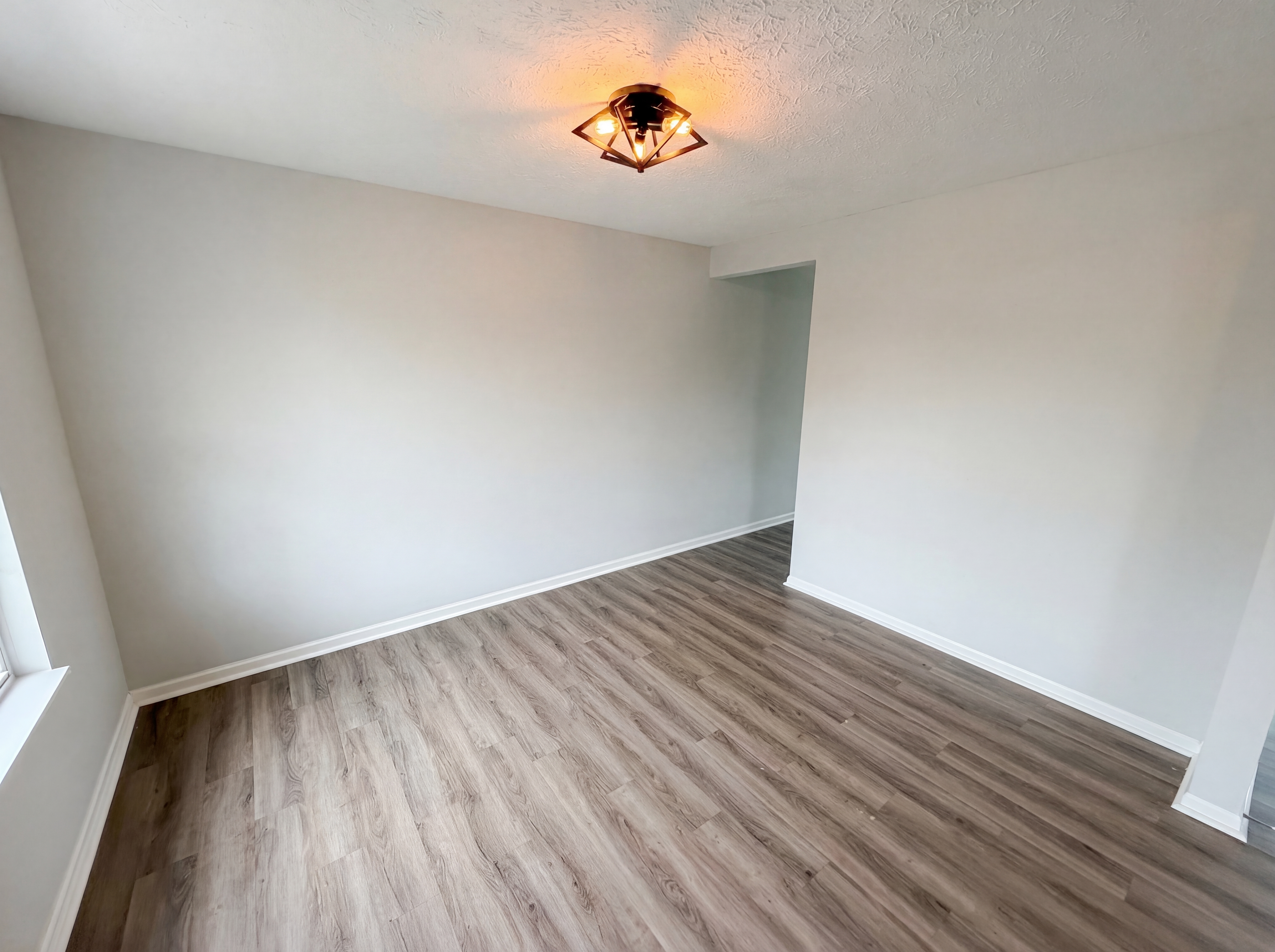 Photo 8 of 28 of 8911 Alto Way, Indianapolis, IN