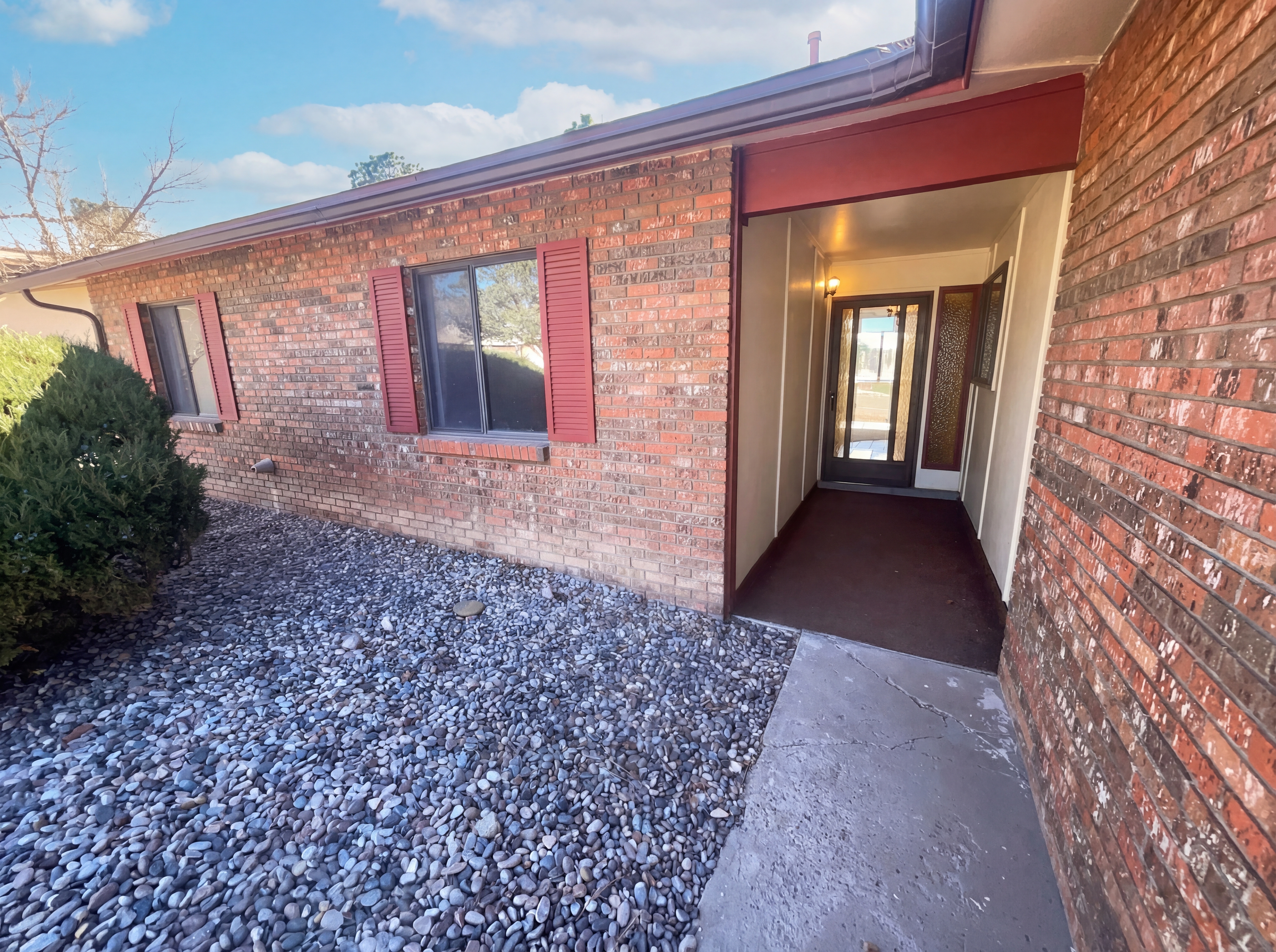 Photo 9 of 24 of 7212 Derickson Ave NE, Albuquerque, NM
