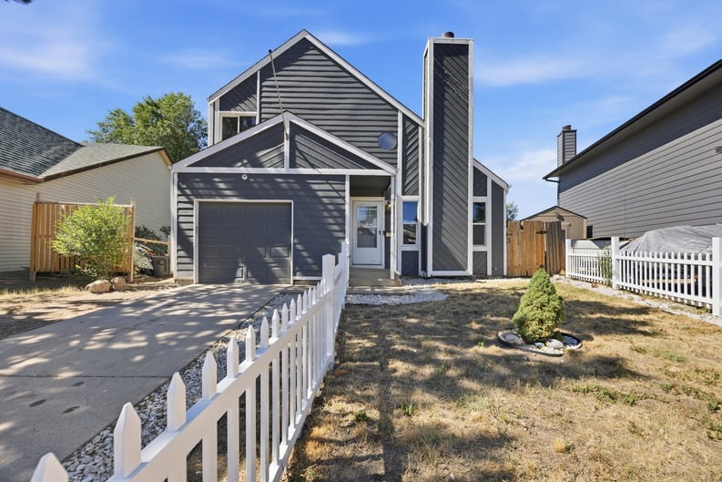 Property photo 1 of 4571 Sunnyhill Dr