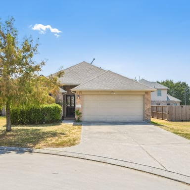 Property photo 1 of 10710 Laurelton Ct