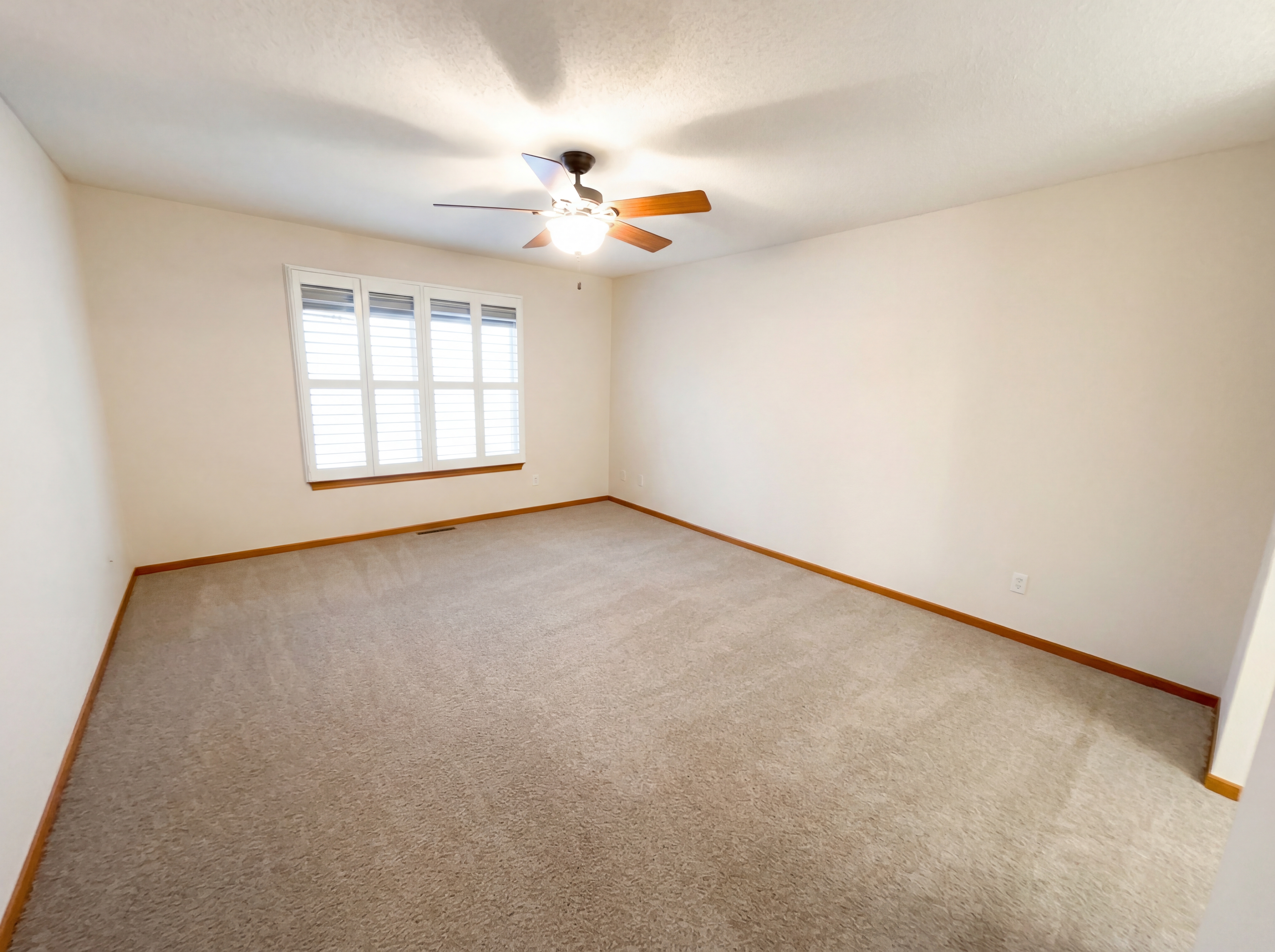 Photo 9 of 19 of 17005 78th Pl N, Maple Grove, MN