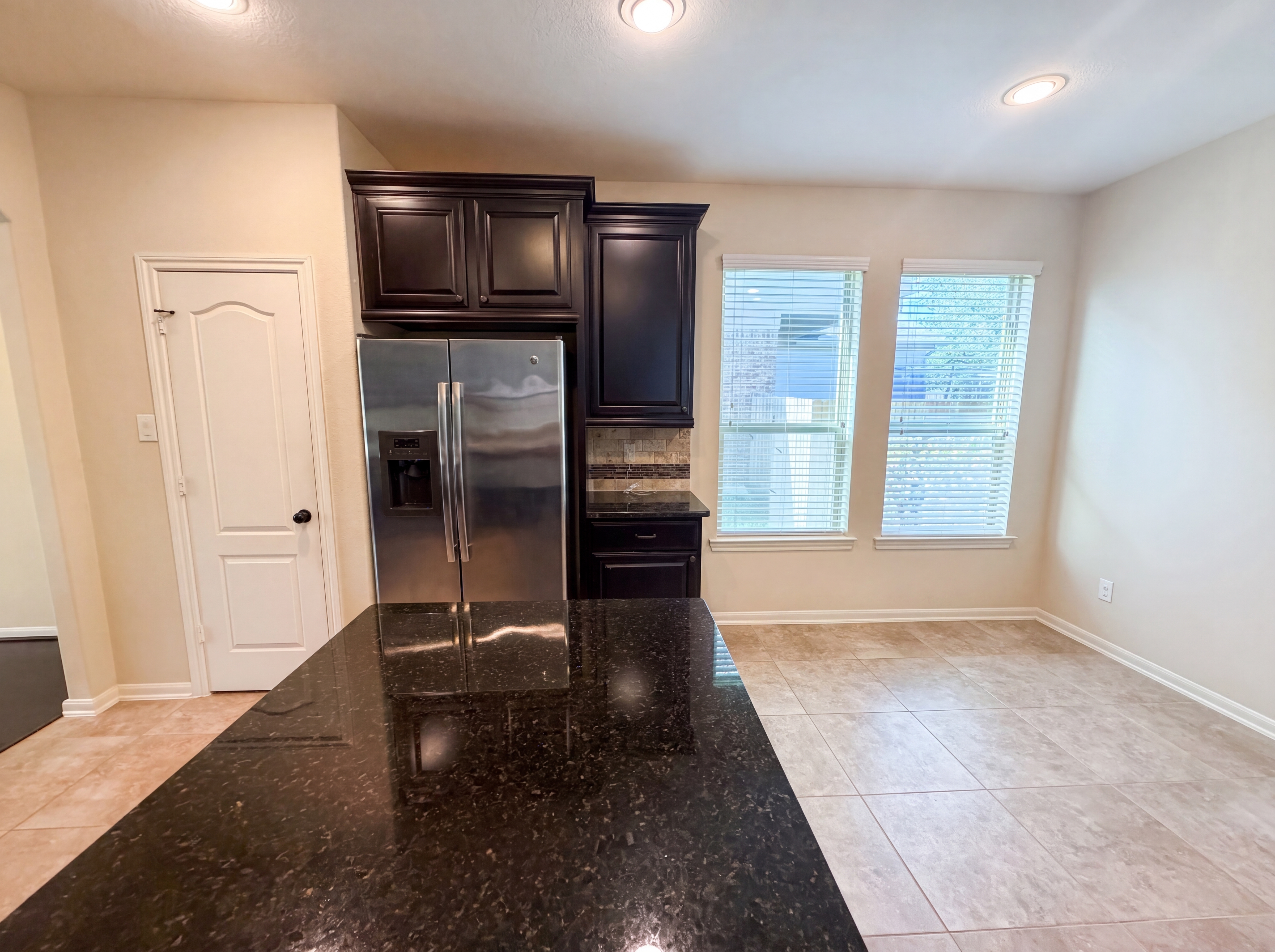 Photo 13 of 26 of 6523 Hunters Creek Ln, Baytown, TX