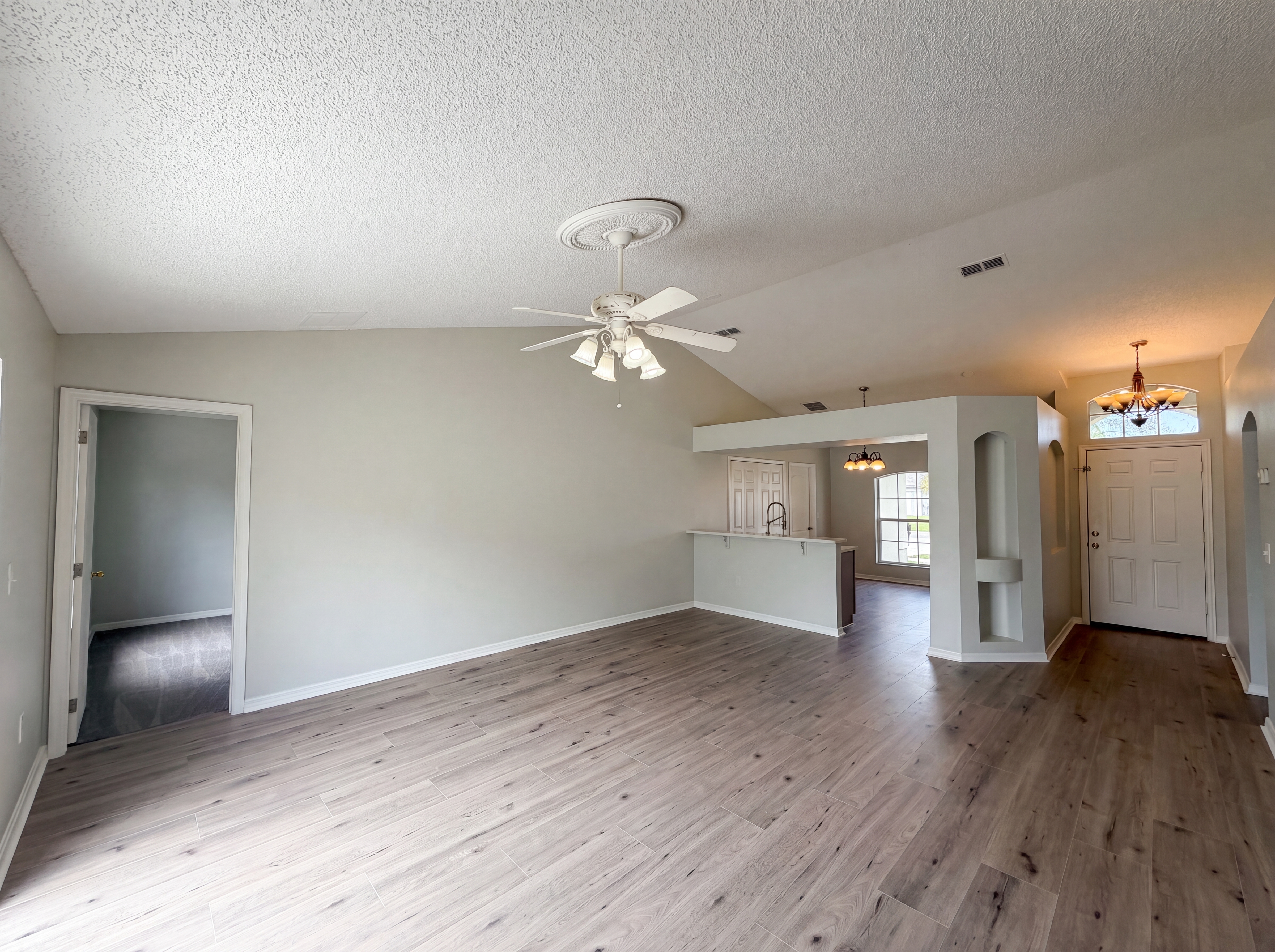 Photo 10 of 18 of 714 Dromedary Dr, Kissimmee, FL