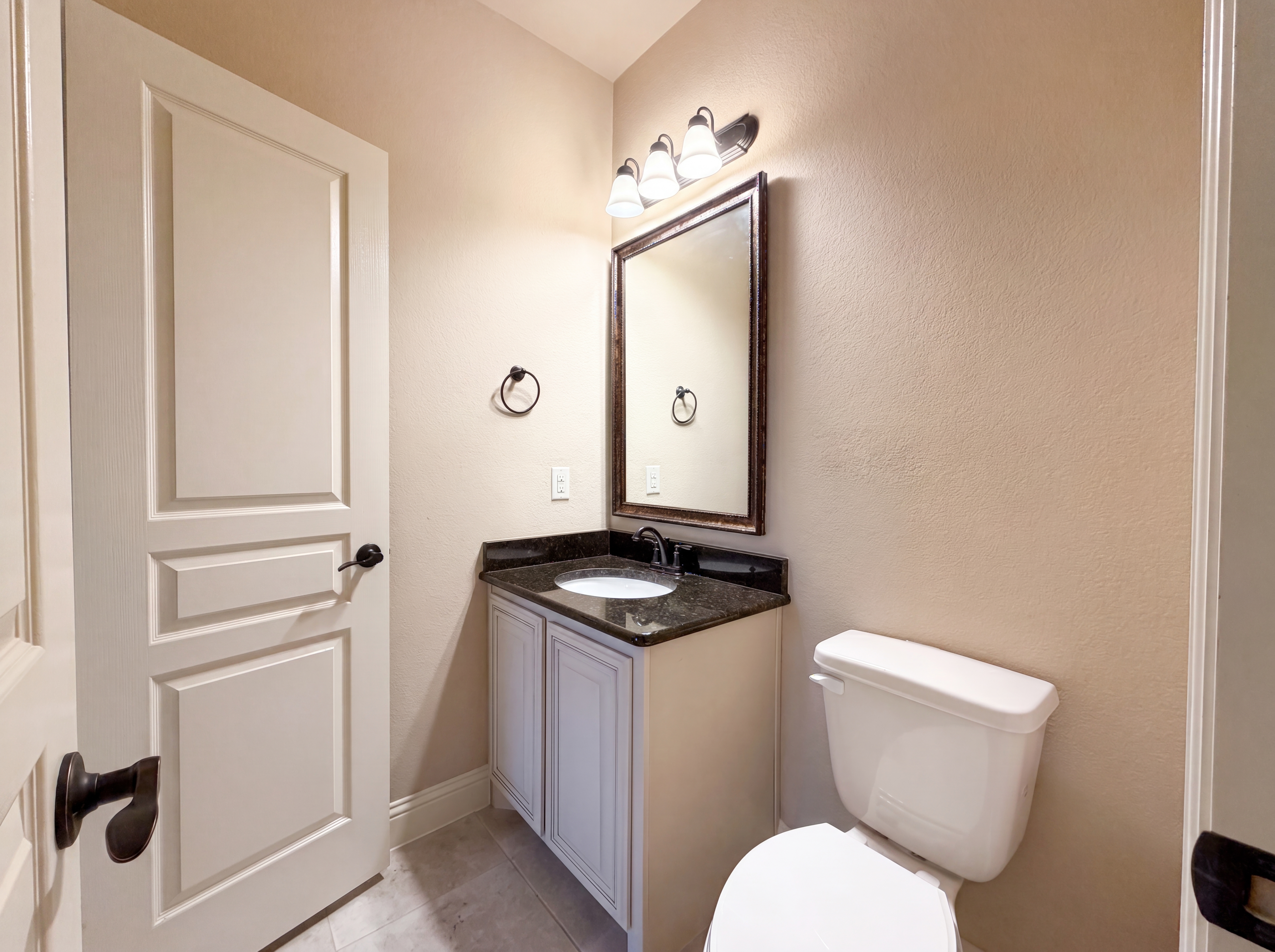 Photo 19 of 34 of 725 Lyndhurst Dr, Anna, TX