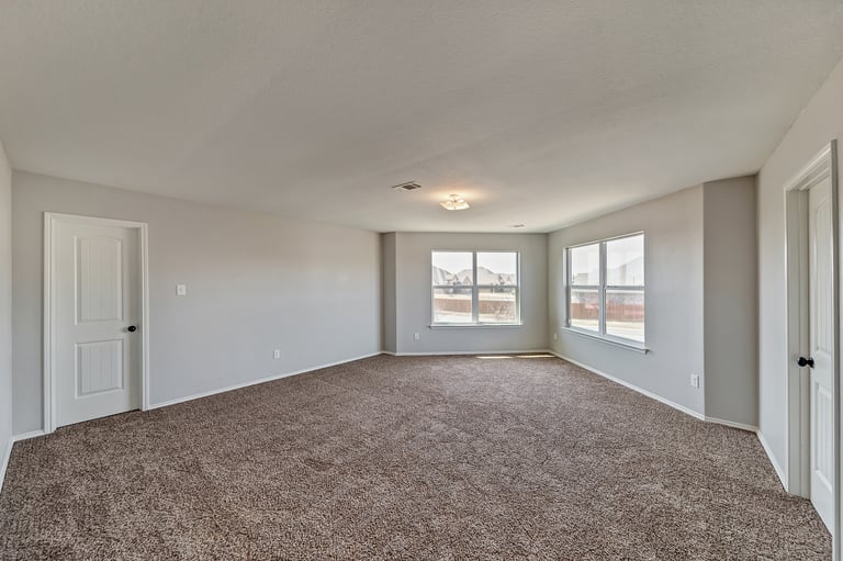 Photo 20 of 37 - 941 John Kennedy Dr, Saginaw, TX 76179
