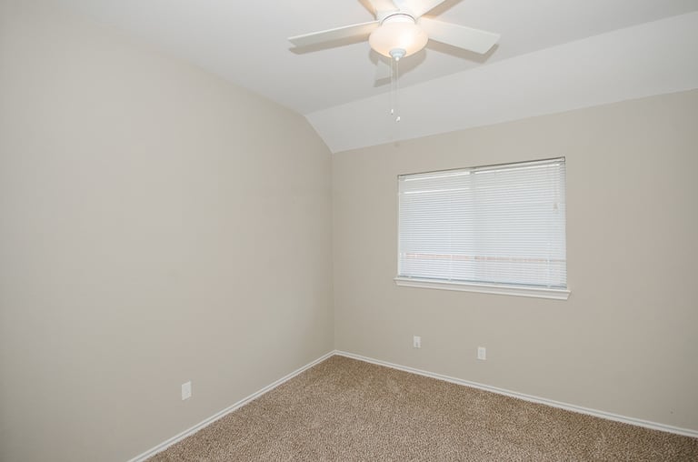 Photo 19 of 28 - 2046 Diamond Ridge Dr, Carrollton, TX 75010