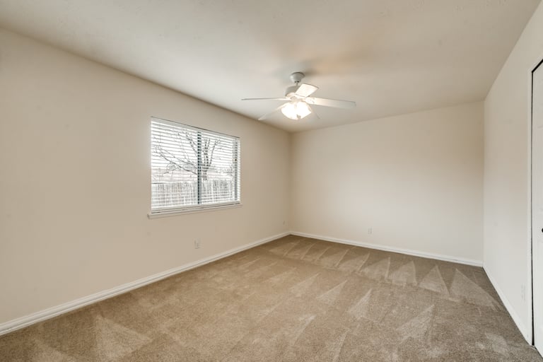 Photo 16 of 27 - 4100 Shagbark St, Fort Worth, TX 76137